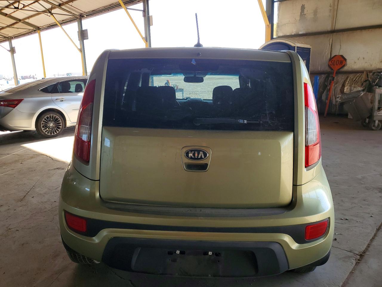 2013 Kia Soul + Green vin: KNDJT2A63D7528848
