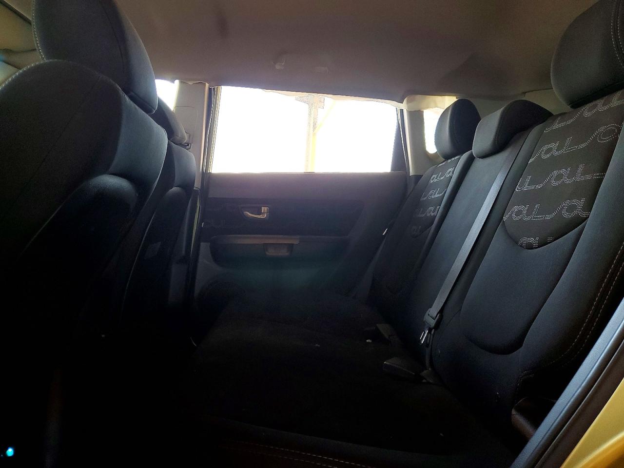 2013 Kia Soul + Green vin: KNDJT2A63D7528848