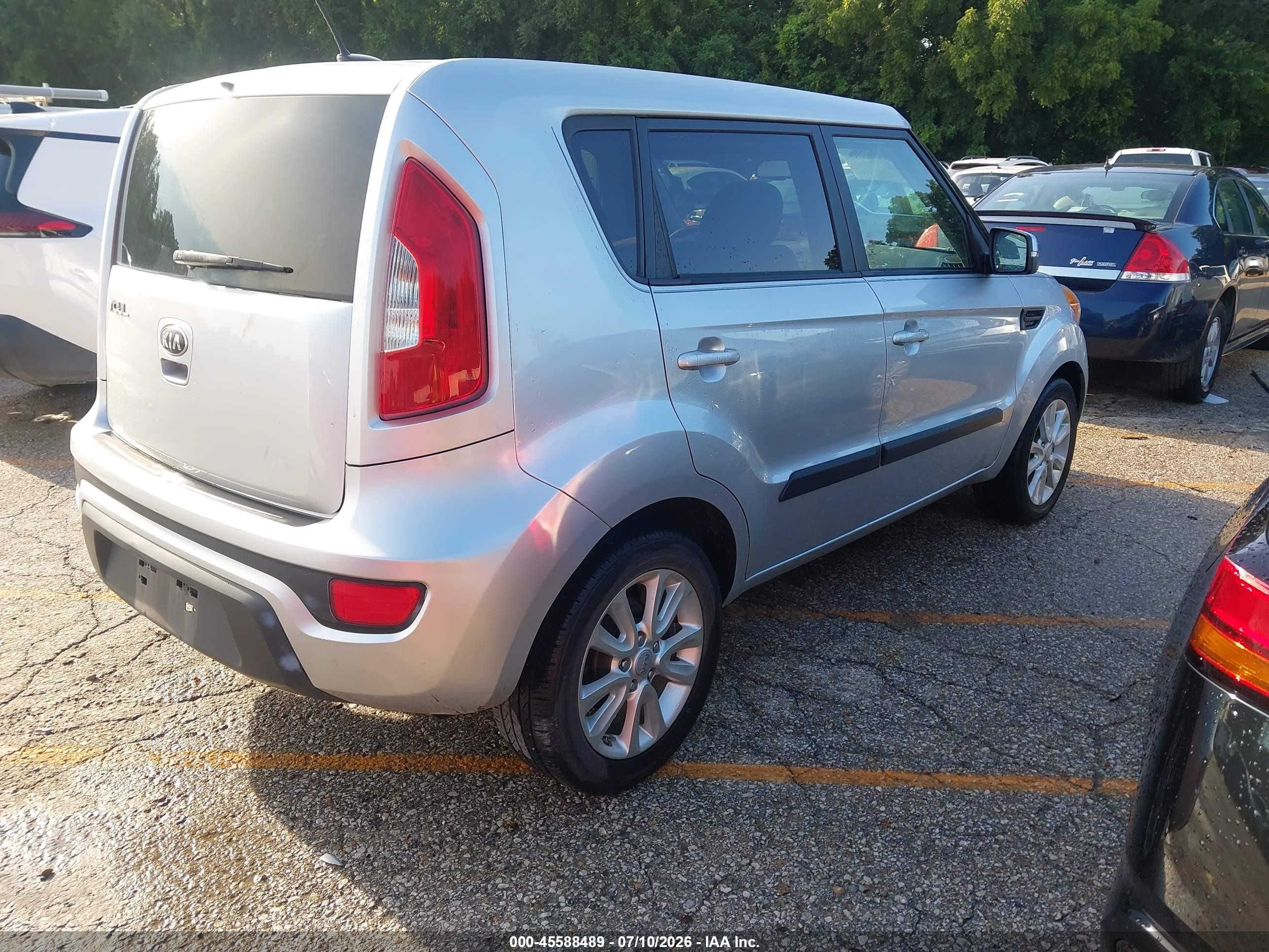 2013 Kia Soul + Серебряный vin: KNDJT2A63D7537176