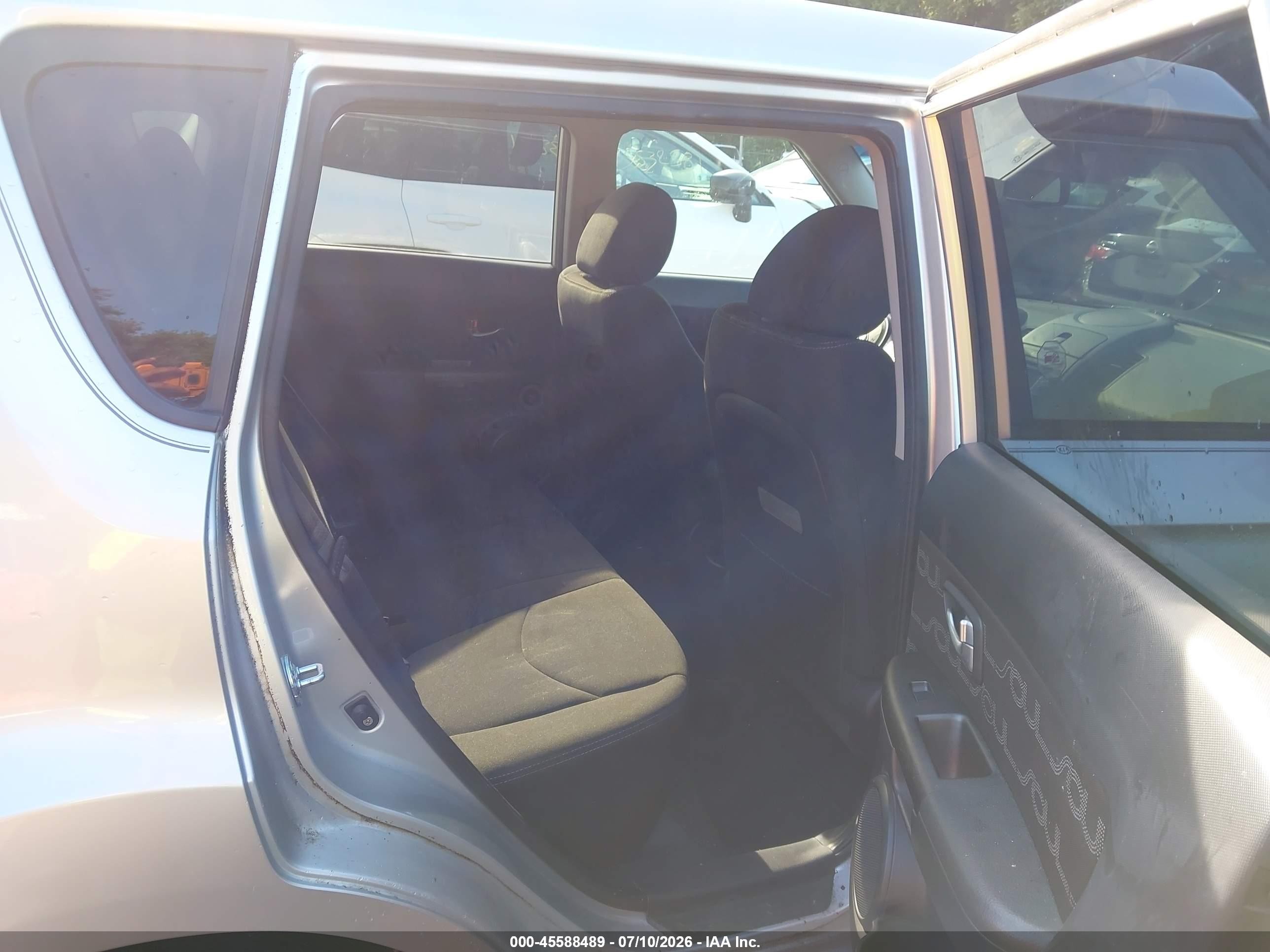 2013 Kia Soul + Серебряный vin: KNDJT2A63D7537176