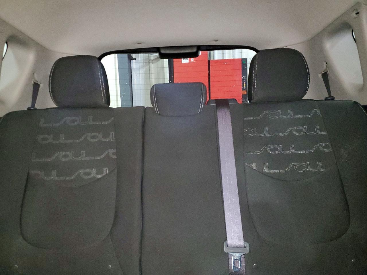2013 Kia Soul + Black vin: KNDJT2A63D7538358