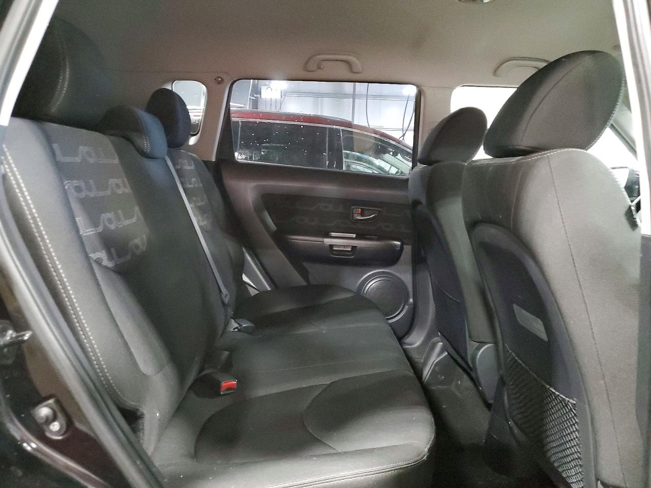 2013 Kia Soul + Black vin: KNDJT2A63D7538358