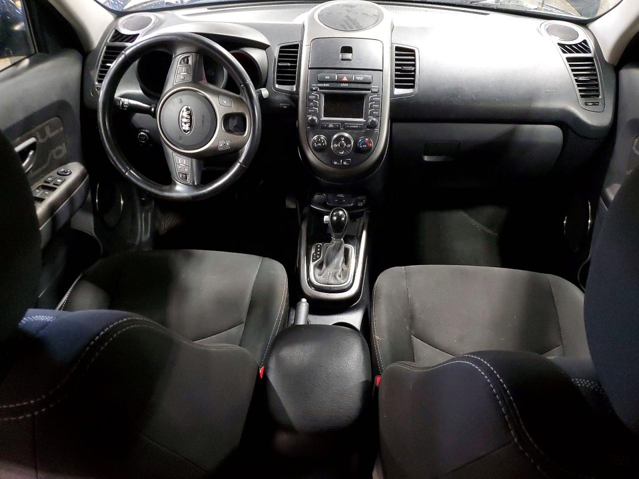 2013 Kia Soul + Black vin: KNDJT2A63D7538358