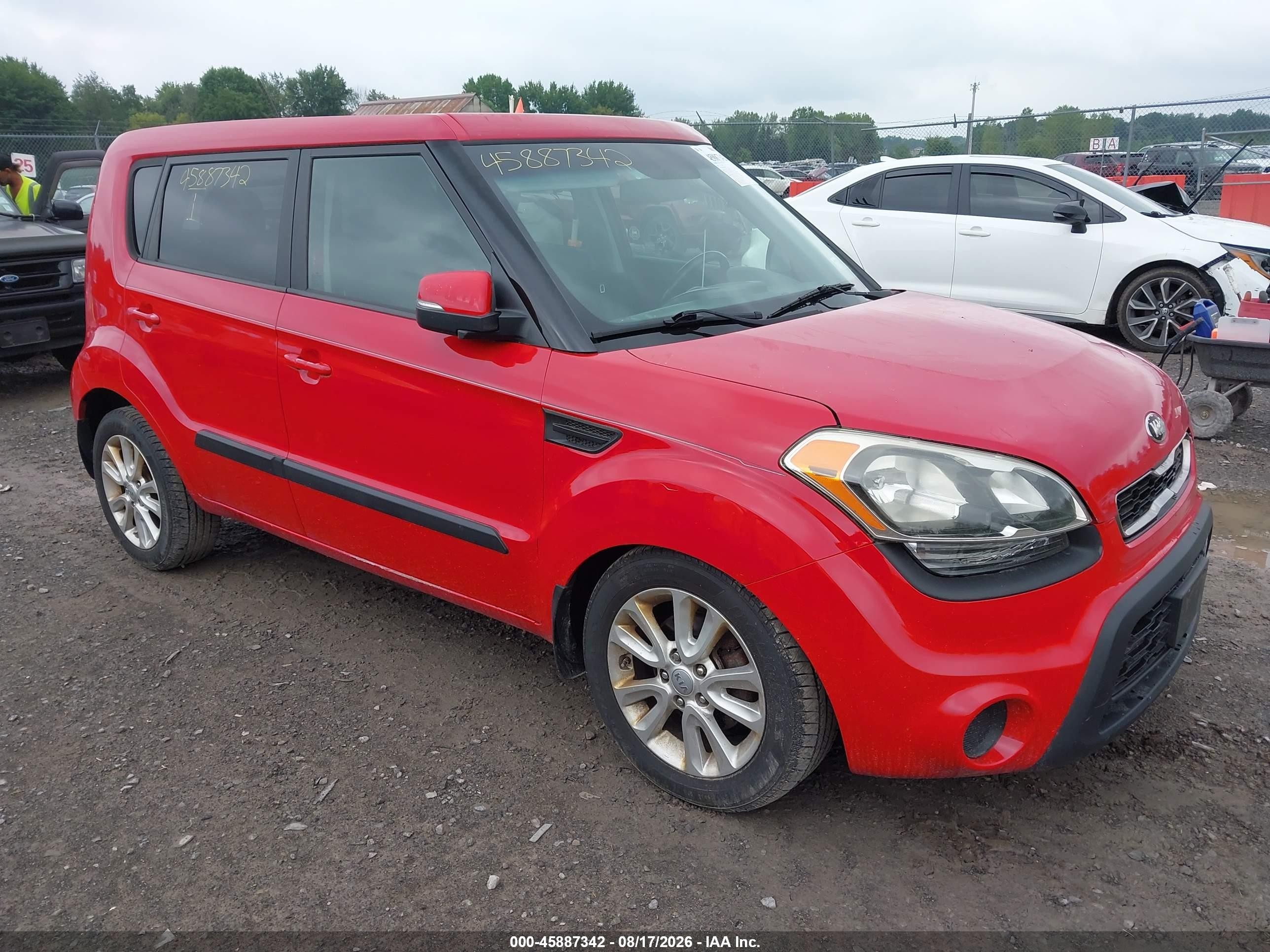 2013 Kia Soul + Red vin: KNDJT2A63D7548193