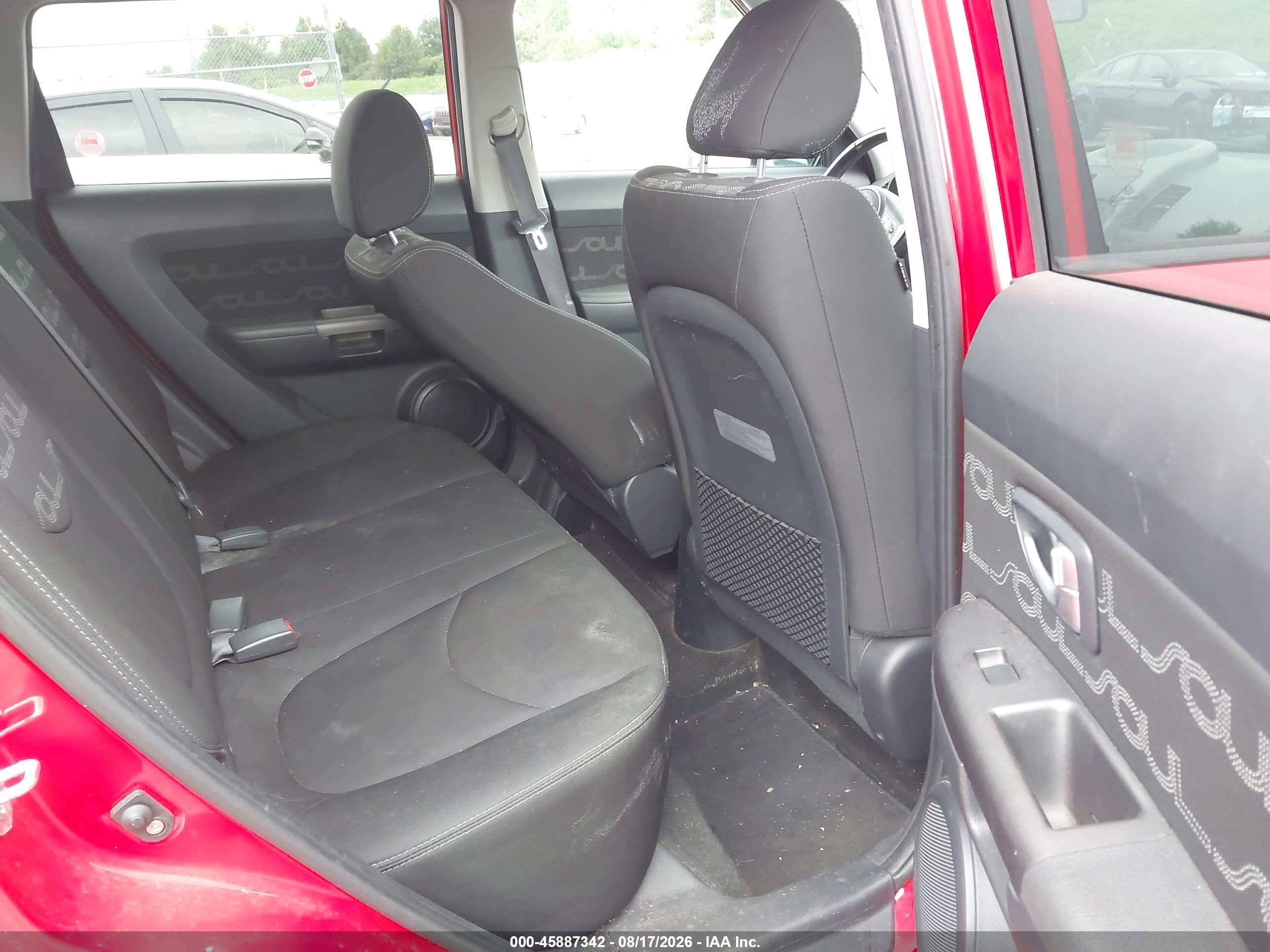 2013 Kia Soul + Red vin: KNDJT2A63D7548193