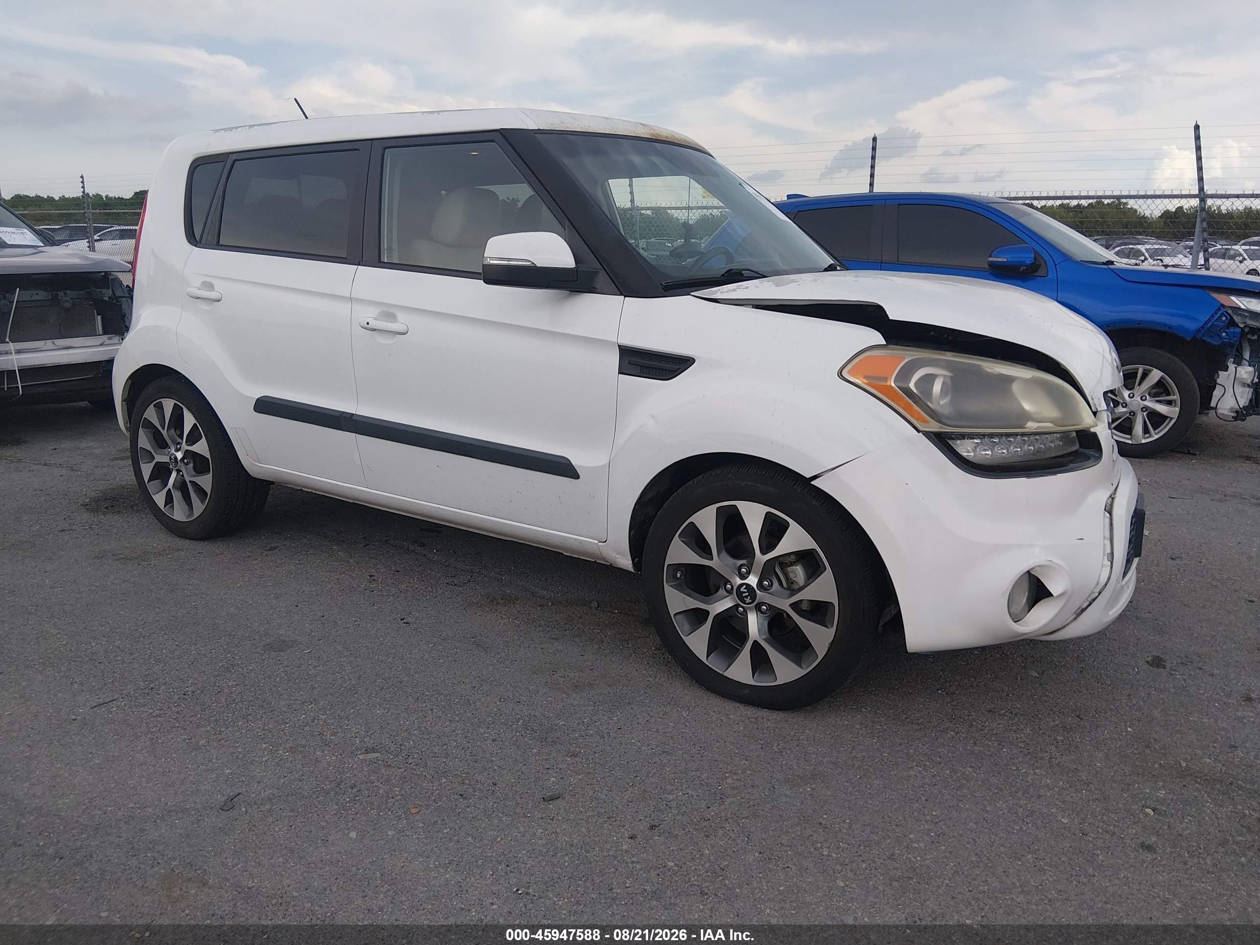 2013 Kia Soul ! White vin: KNDJT2A63D7551742