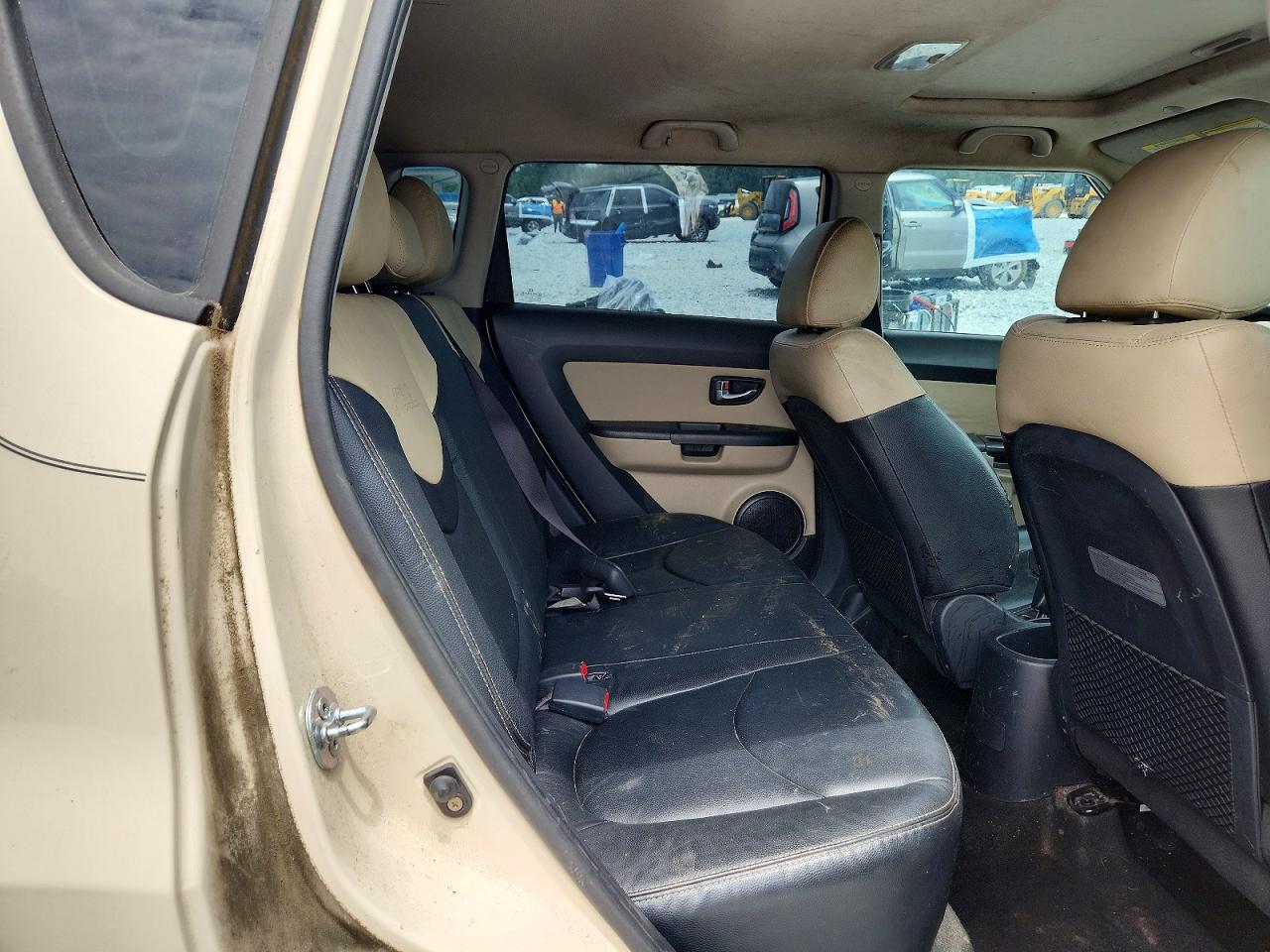 2013 Kia Soul ! Beige vin: KNDJT2A63D7573451