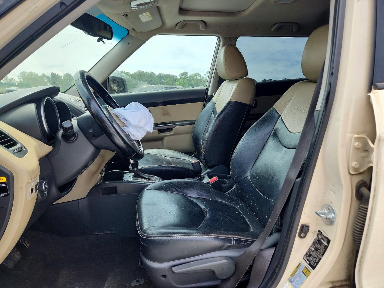 2013 Kia Soul ! Beige vin: KNDJT2A63D7573451