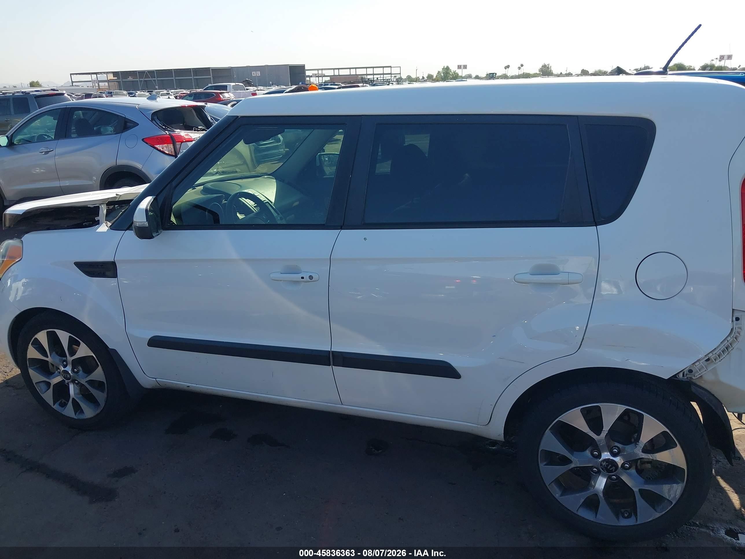 2013 Kia Soul ! White vin: KNDJT2A63D7590041
