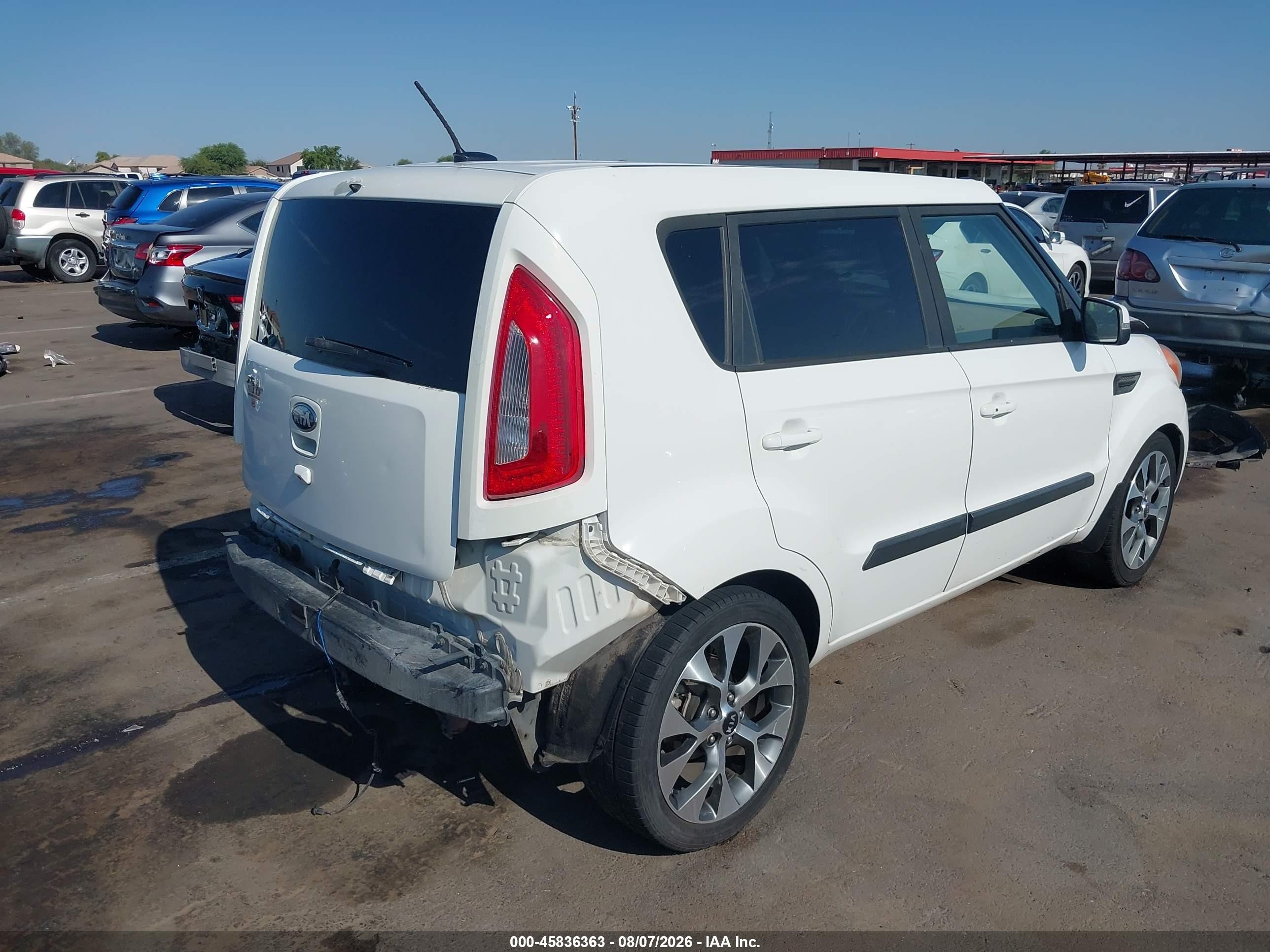 2013 Kia Soul ! White vin: KNDJT2A63D7590041