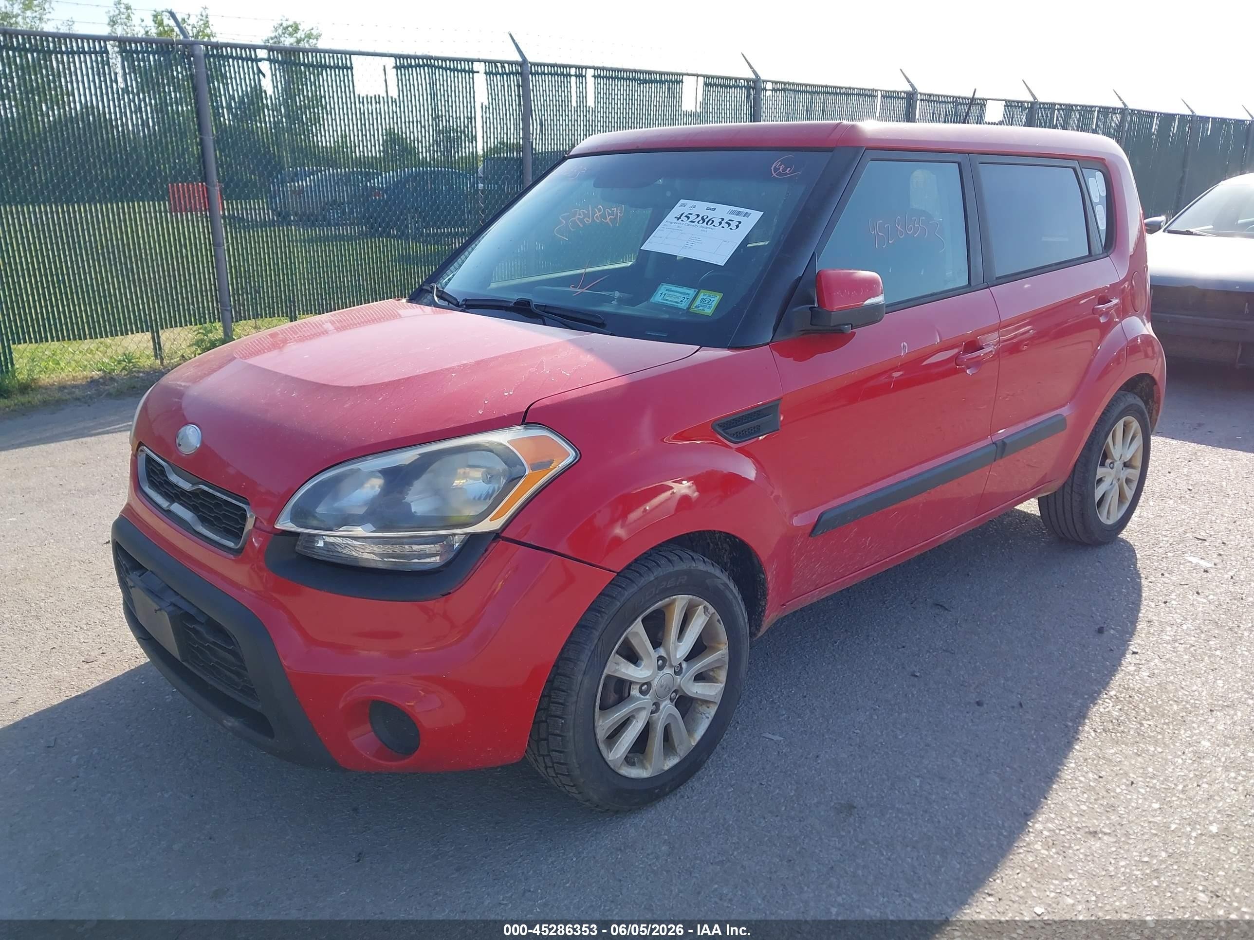 2013 Kia Soul + Красный vin: KNDJT2A63D7592842