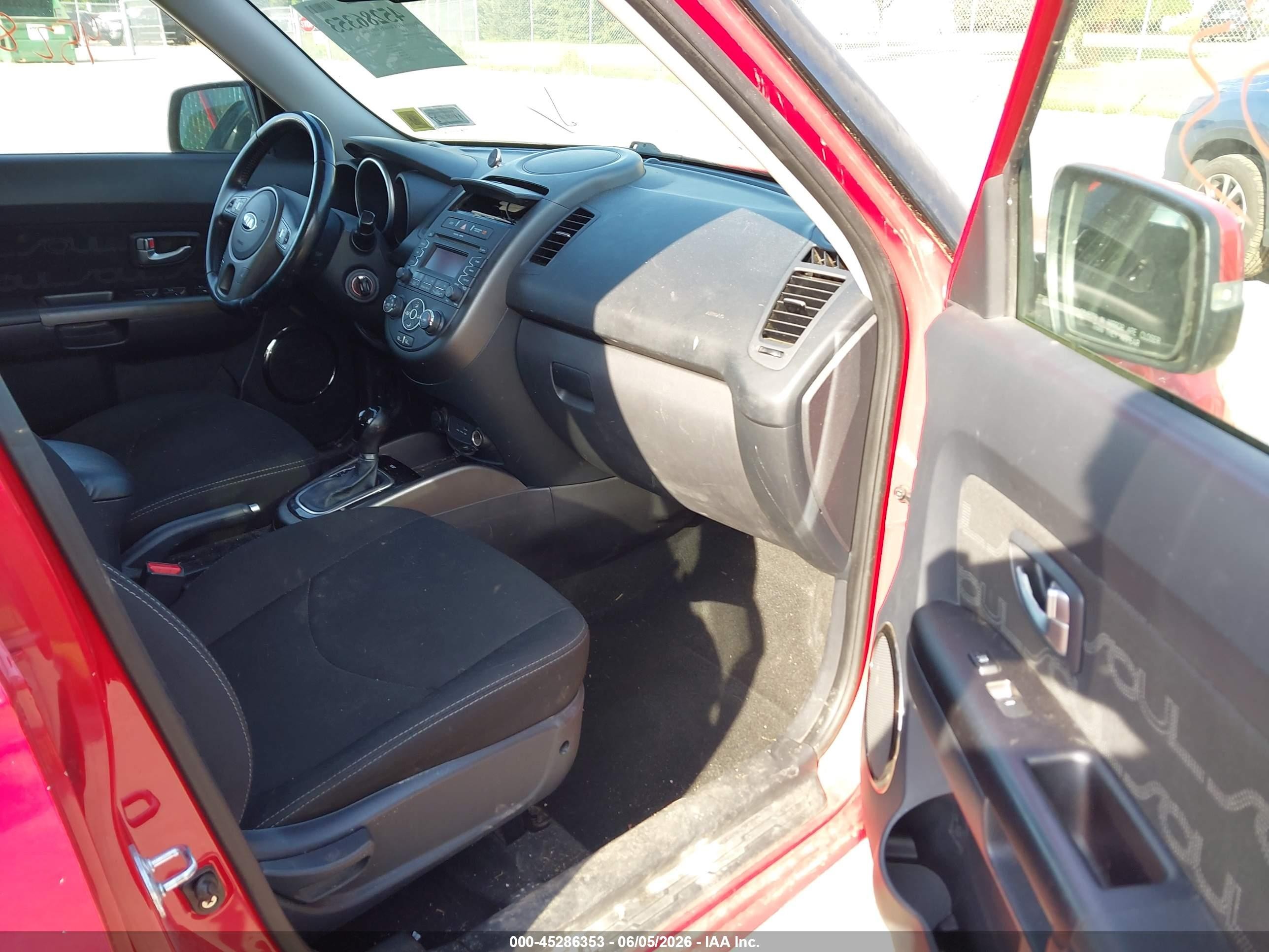 2013 Kia Soul + Красный vin: KNDJT2A63D7592842