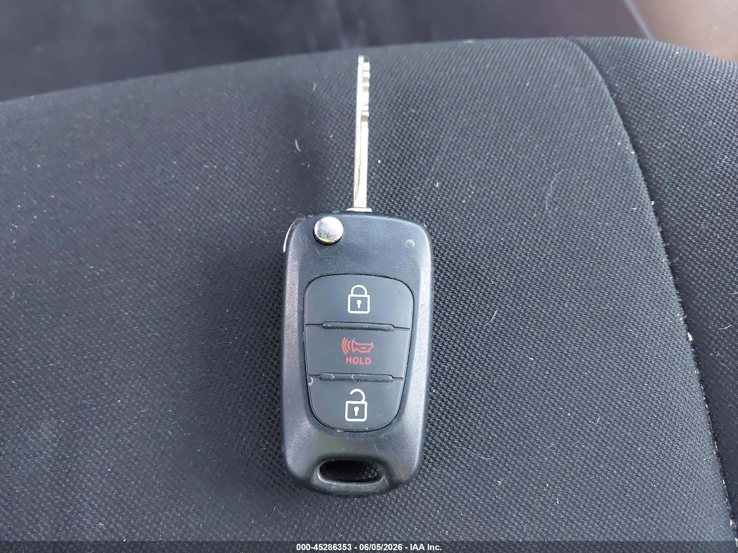 2013 Kia Soul + Красный vin: KNDJT2A63D7592842