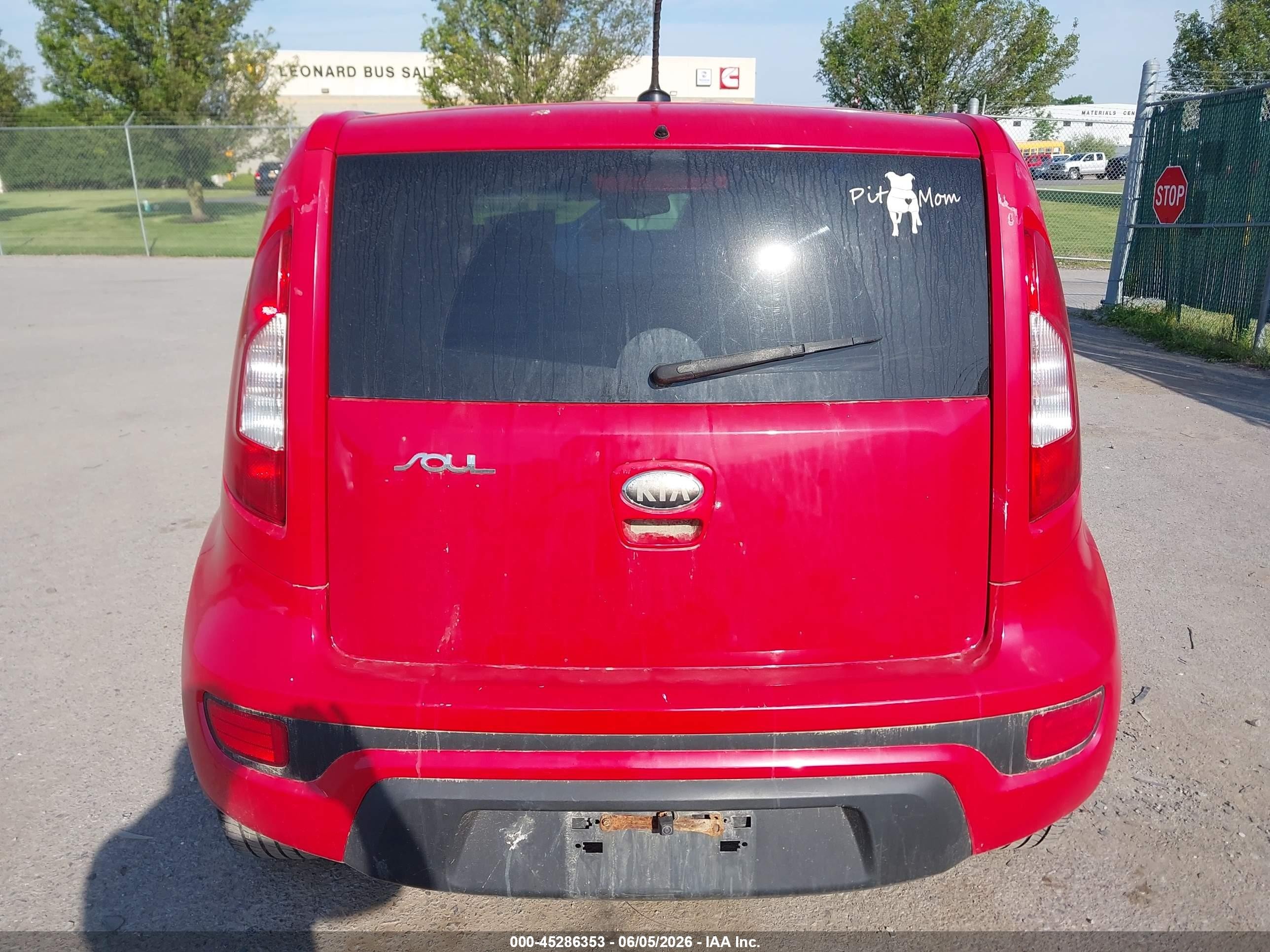 2013 Kia Soul + Красный vin: KNDJT2A63D7592842