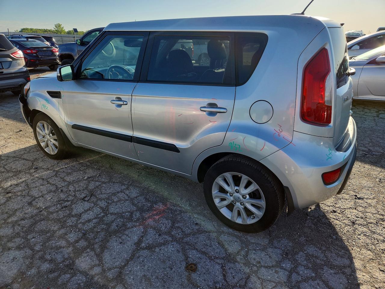 2013 Kia Soul + Серебряный vin: KNDJT2A63D7776260