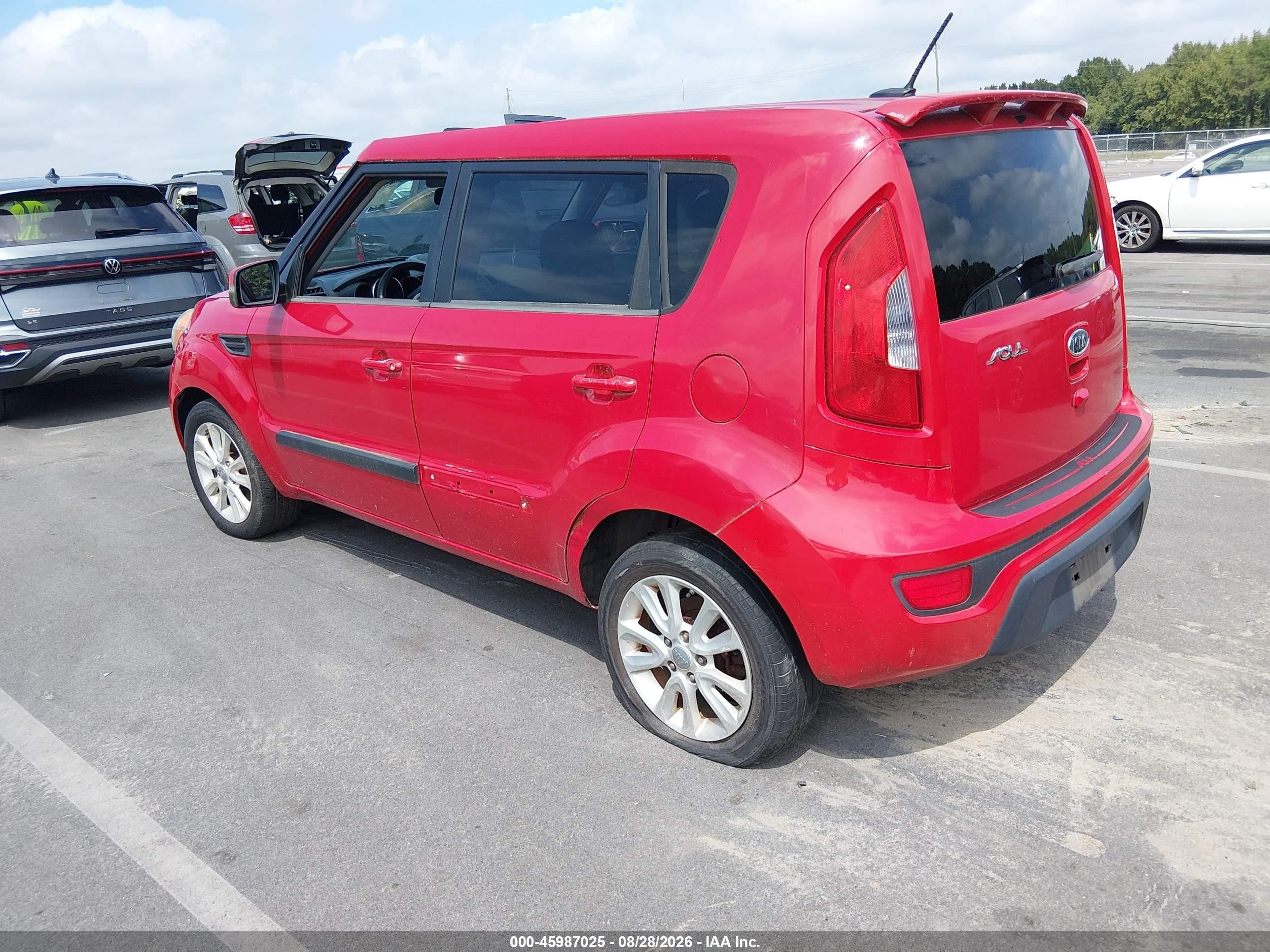 2012 Kia Soul + Red vin: KNDJT2A64C7367005