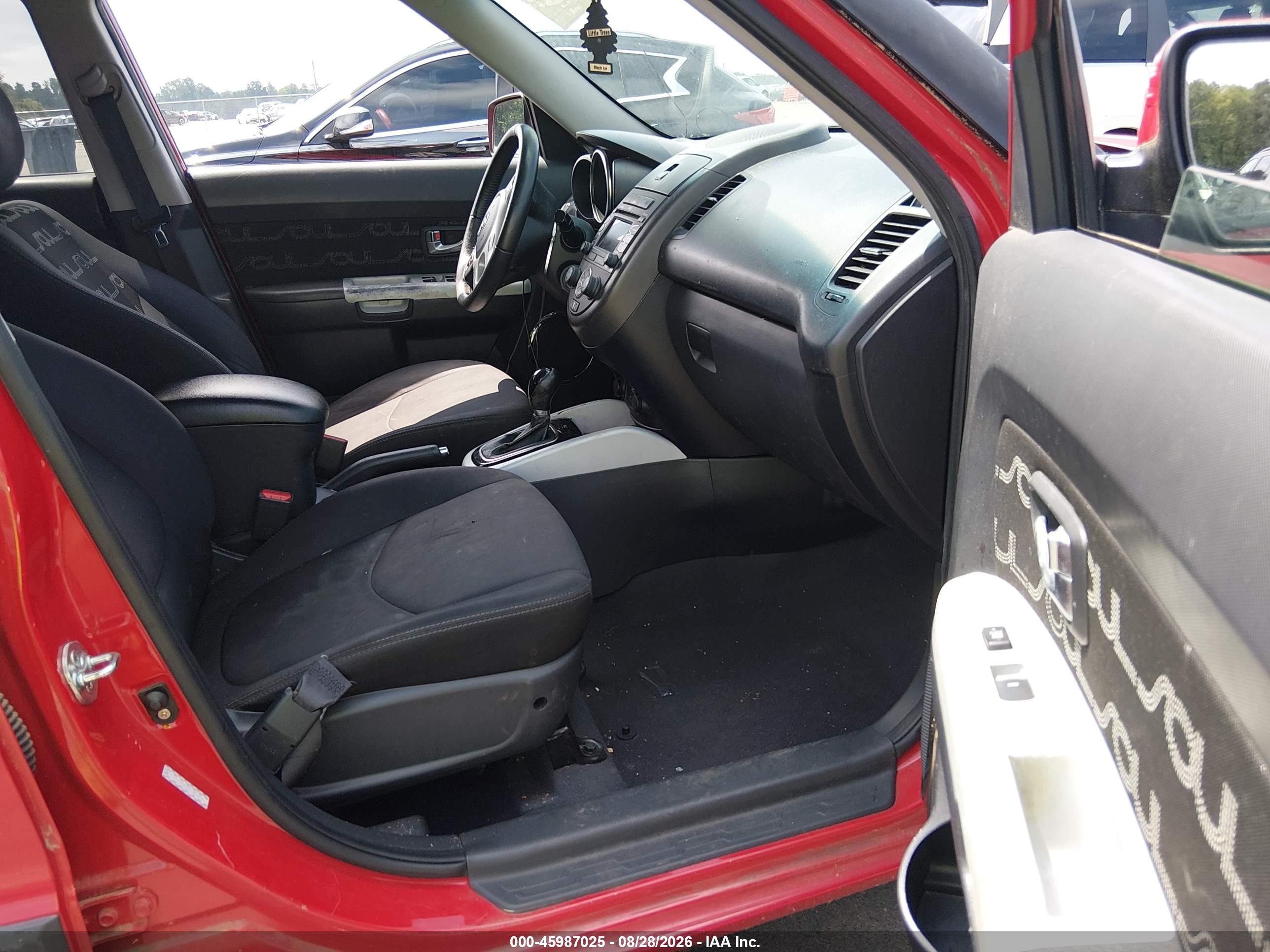 2012 Kia Soul + Red vin: KNDJT2A64C7367005