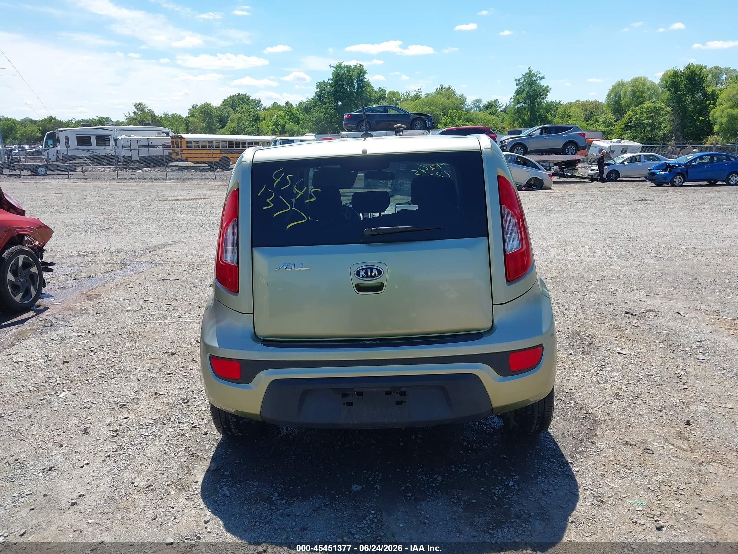 2012 Kia Soul + Green vin: KNDJT2A64C7378330