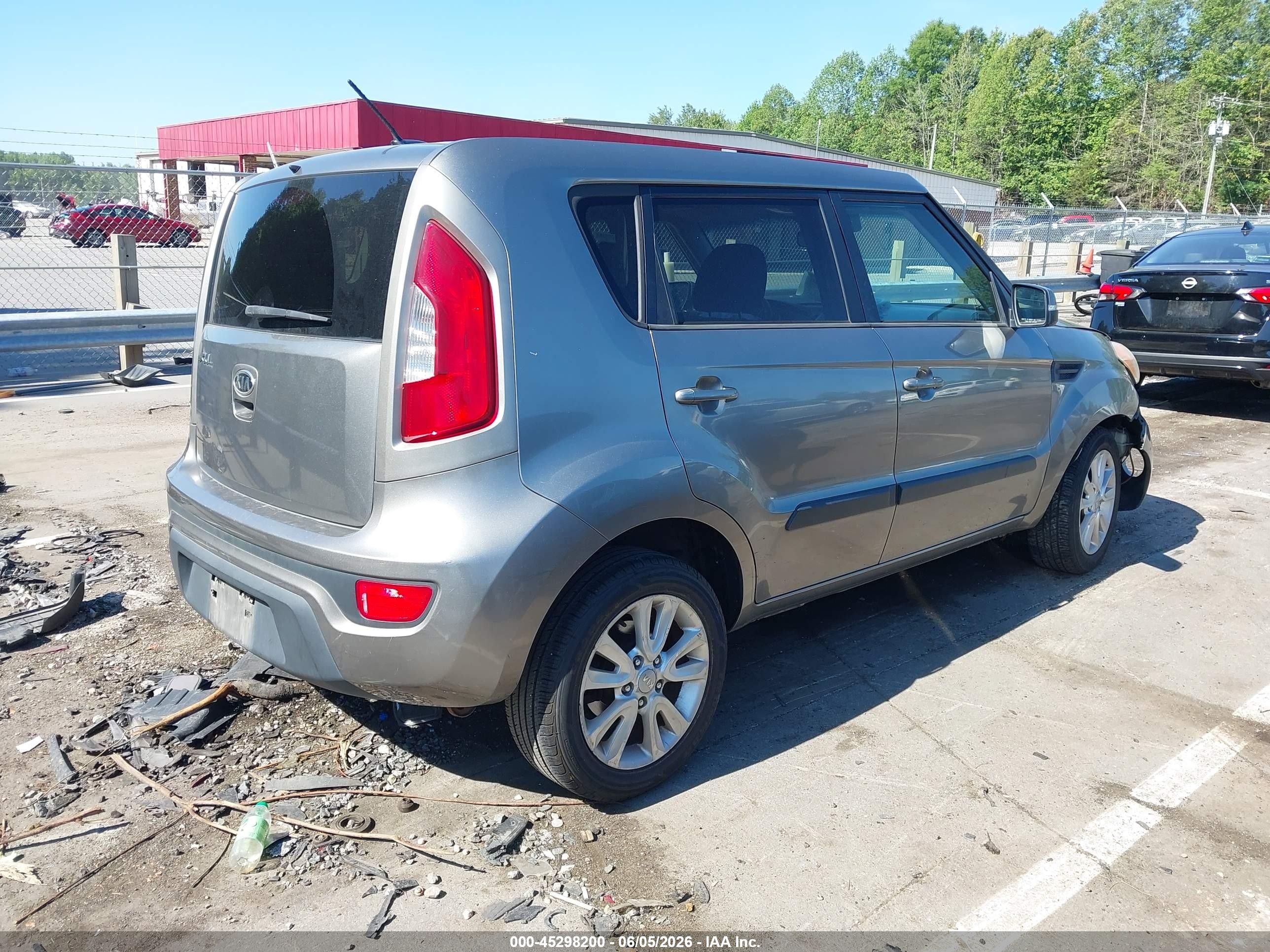 2012 Kia Soul + Beige vin: KNDJT2A64C7384029