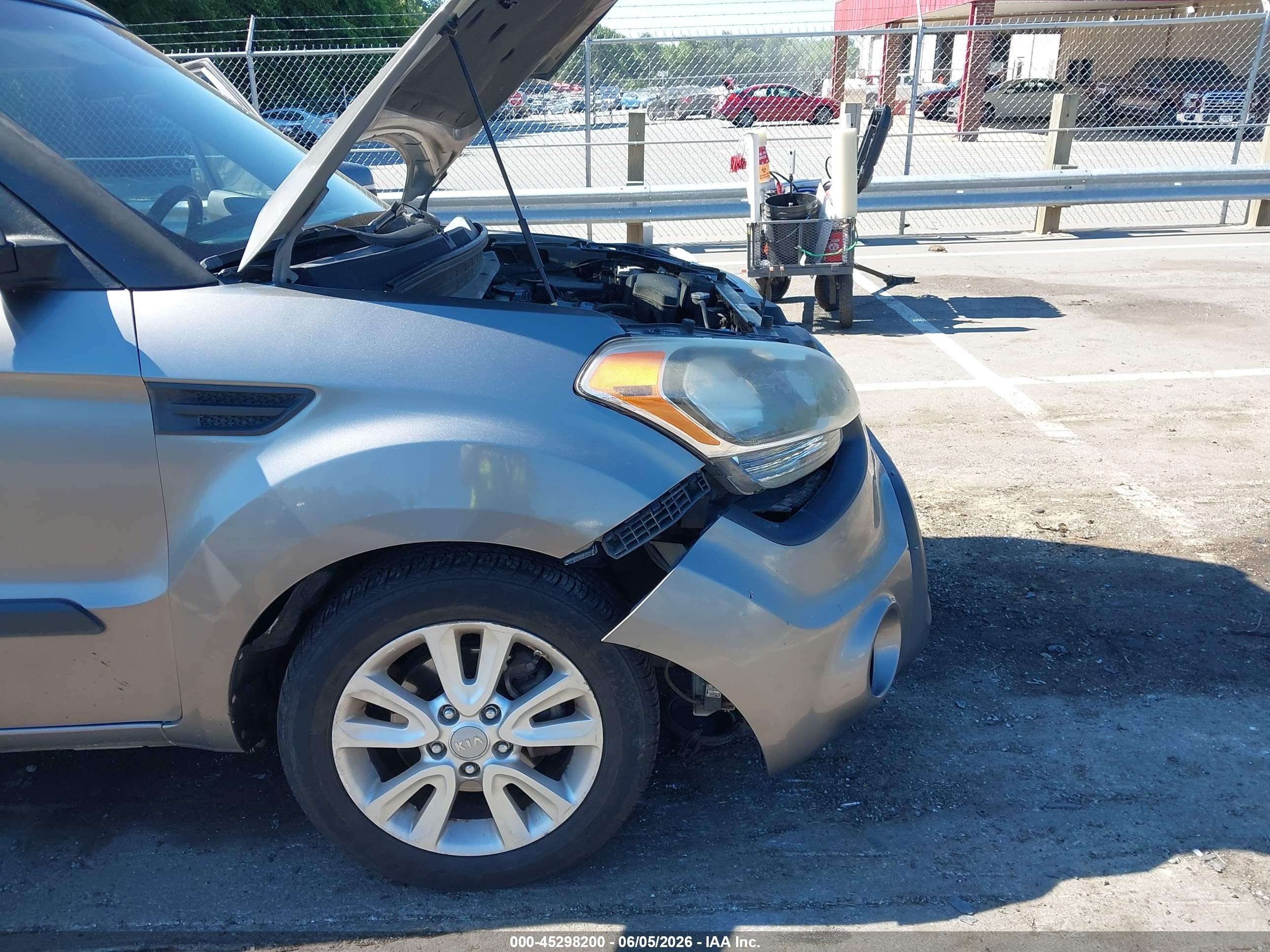 2012 Kia Soul + Beige vin: KNDJT2A64C7384029