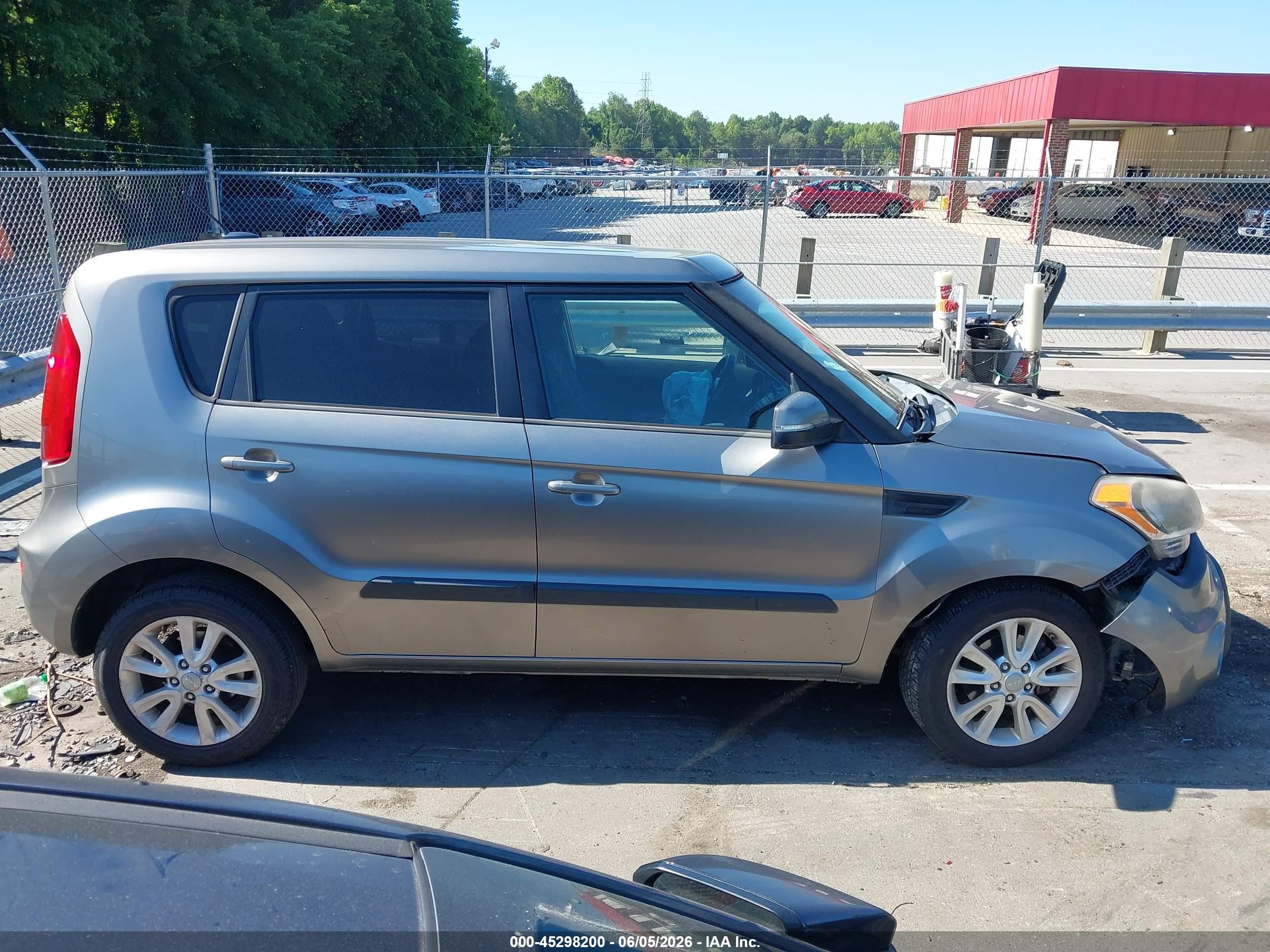 2012 Kia Soul + Beige vin: KNDJT2A64C7384029