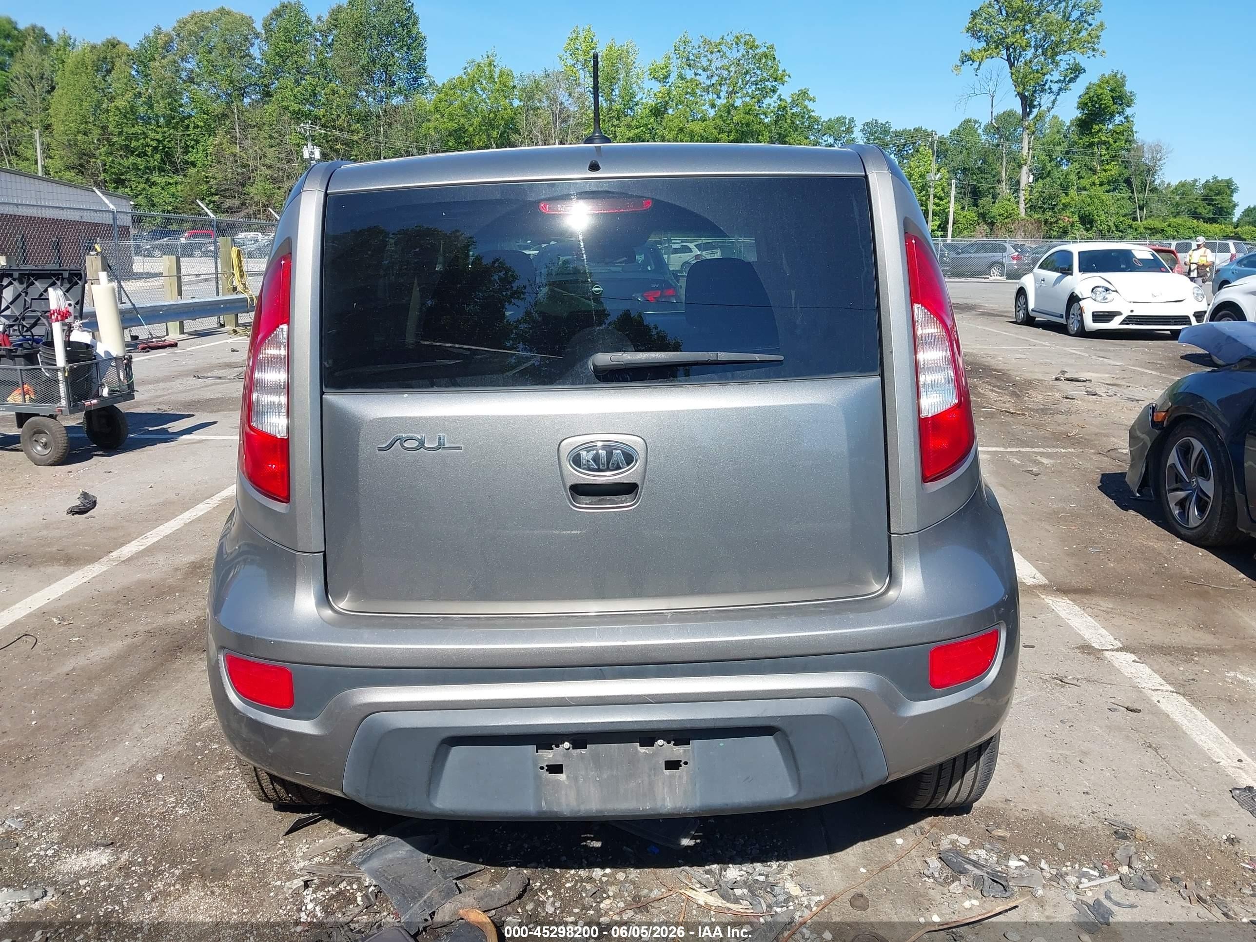 2012 Kia Soul + Beige vin: KNDJT2A64C7384029