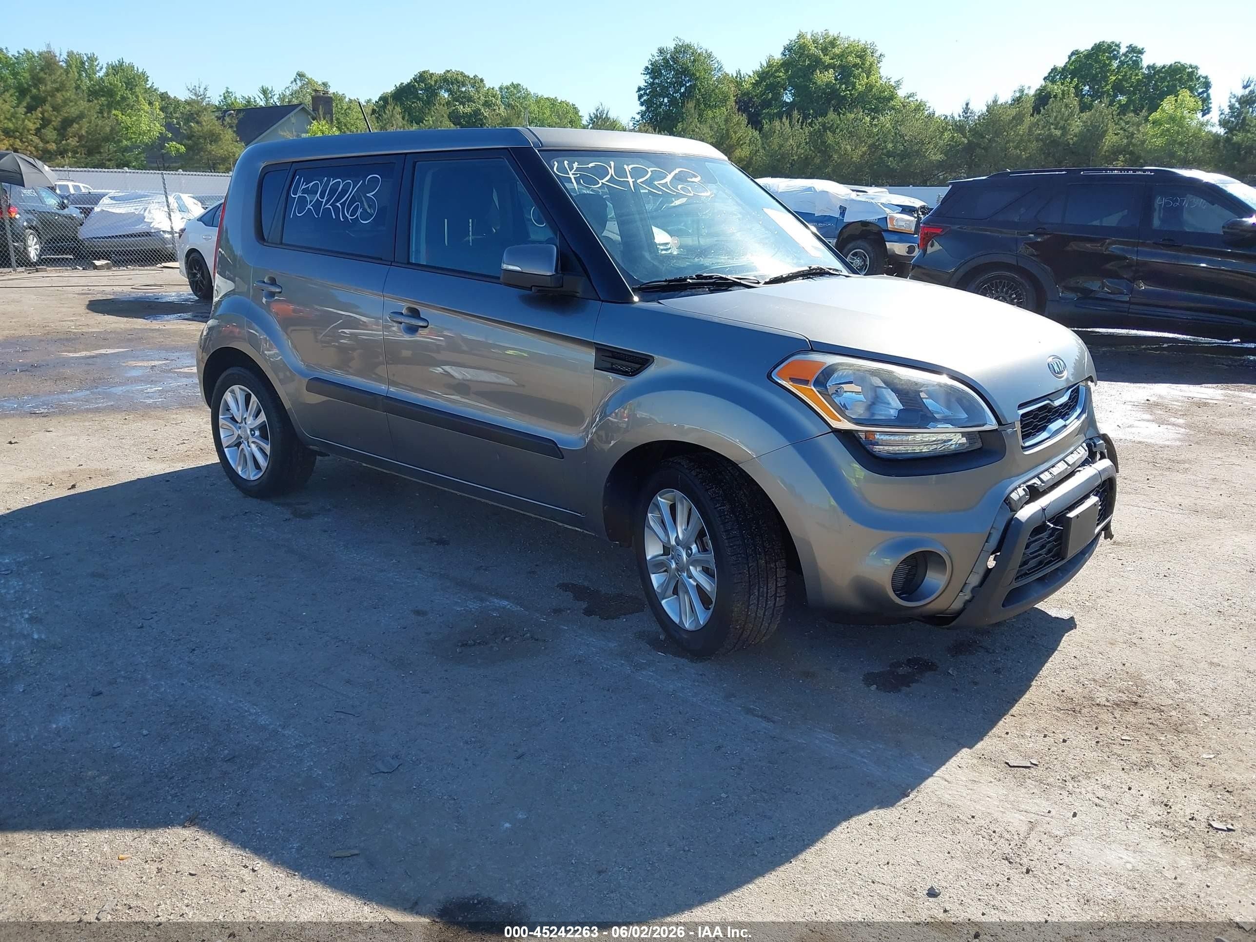 2012 Kia Soul + Gray vin: KNDJT2A64C7437439