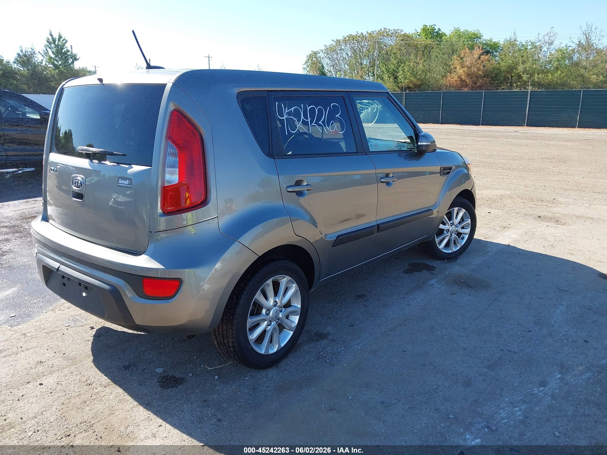 2012 Kia Soul + Gray vin: KNDJT2A64C7437439