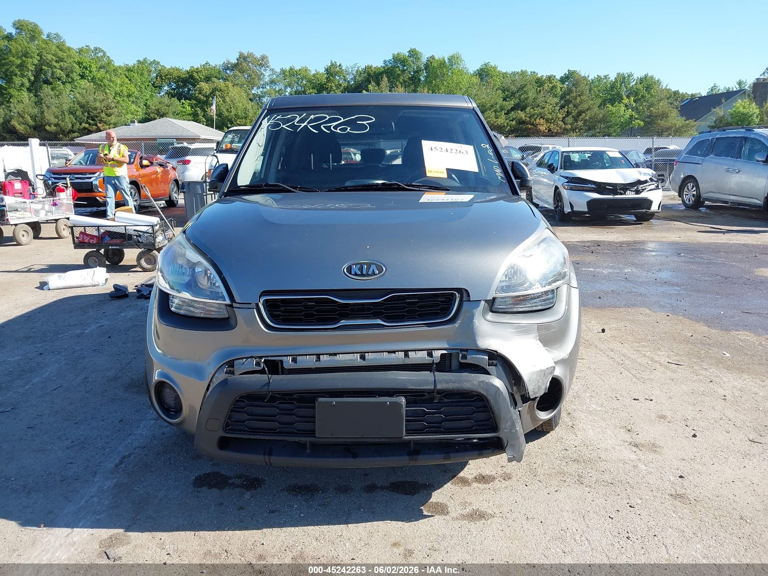 2012 Kia Soul + Gray vin: KNDJT2A64C7437439