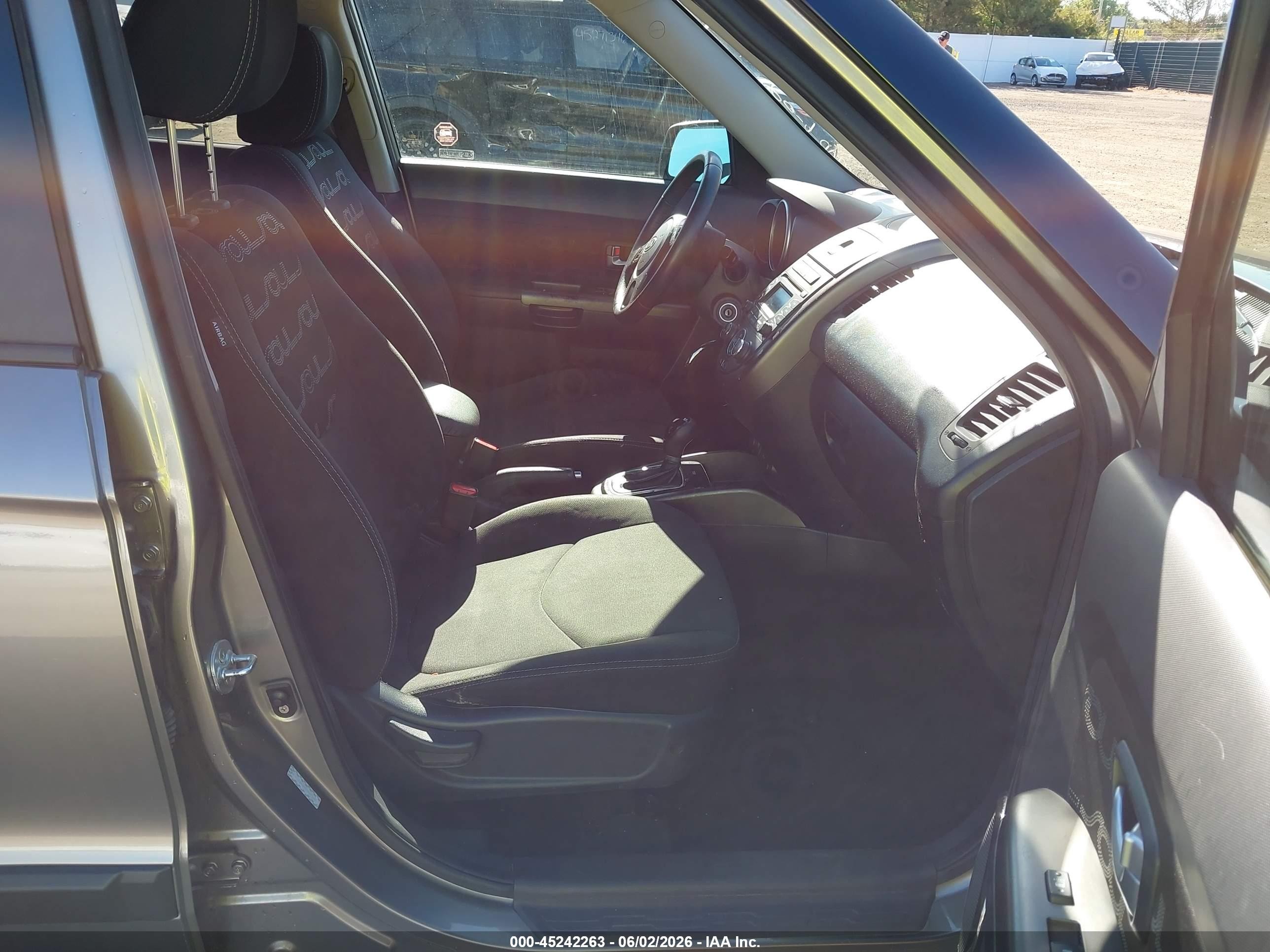 2012 Kia Soul + Gray vin: KNDJT2A64C7437439