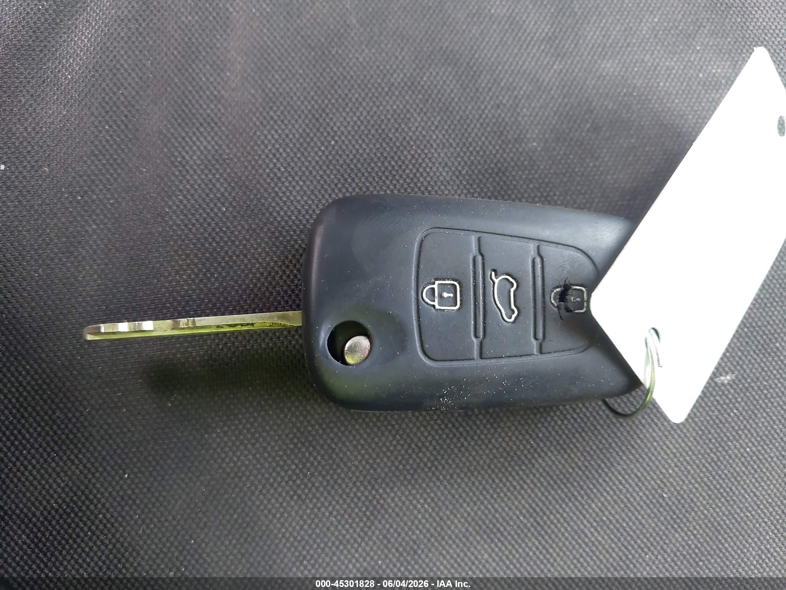 2012 Kia Soul +/!/sport White vin: KNDJT2A64C7446934