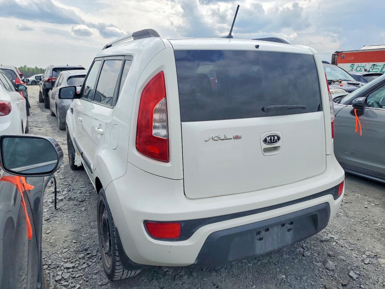 2012 Kia Soul + White vin: KNDJT2A64C7454600