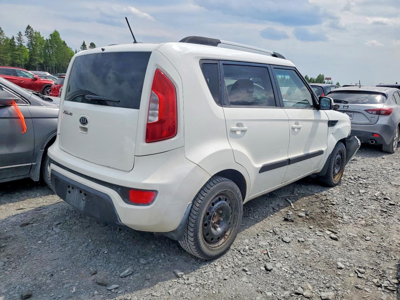 2012 Kia Soul + White vin: KNDJT2A64C7454600
