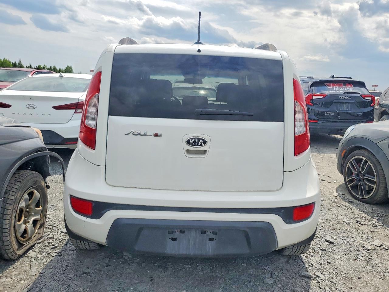 2012 Kia Soul + White vin: KNDJT2A64C7454600