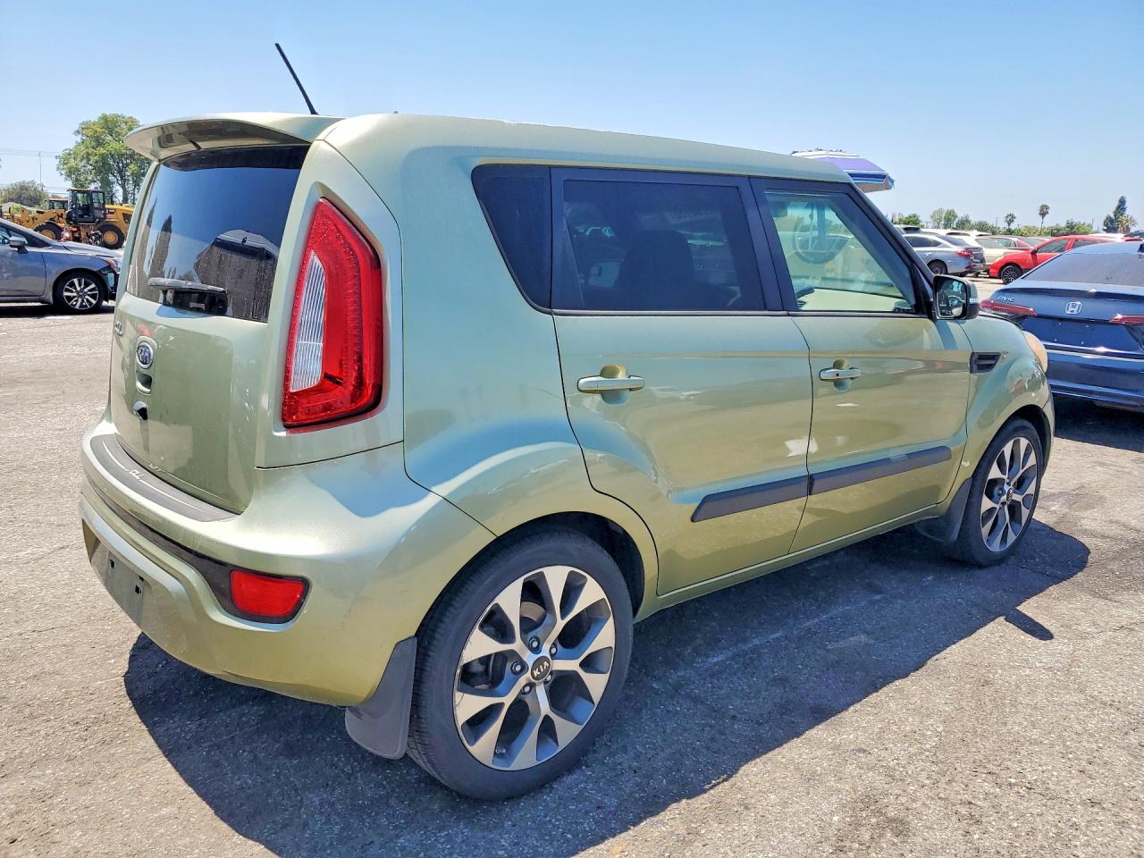 2012 Kia Soul ! Green vin: KNDJT2A64C7472482