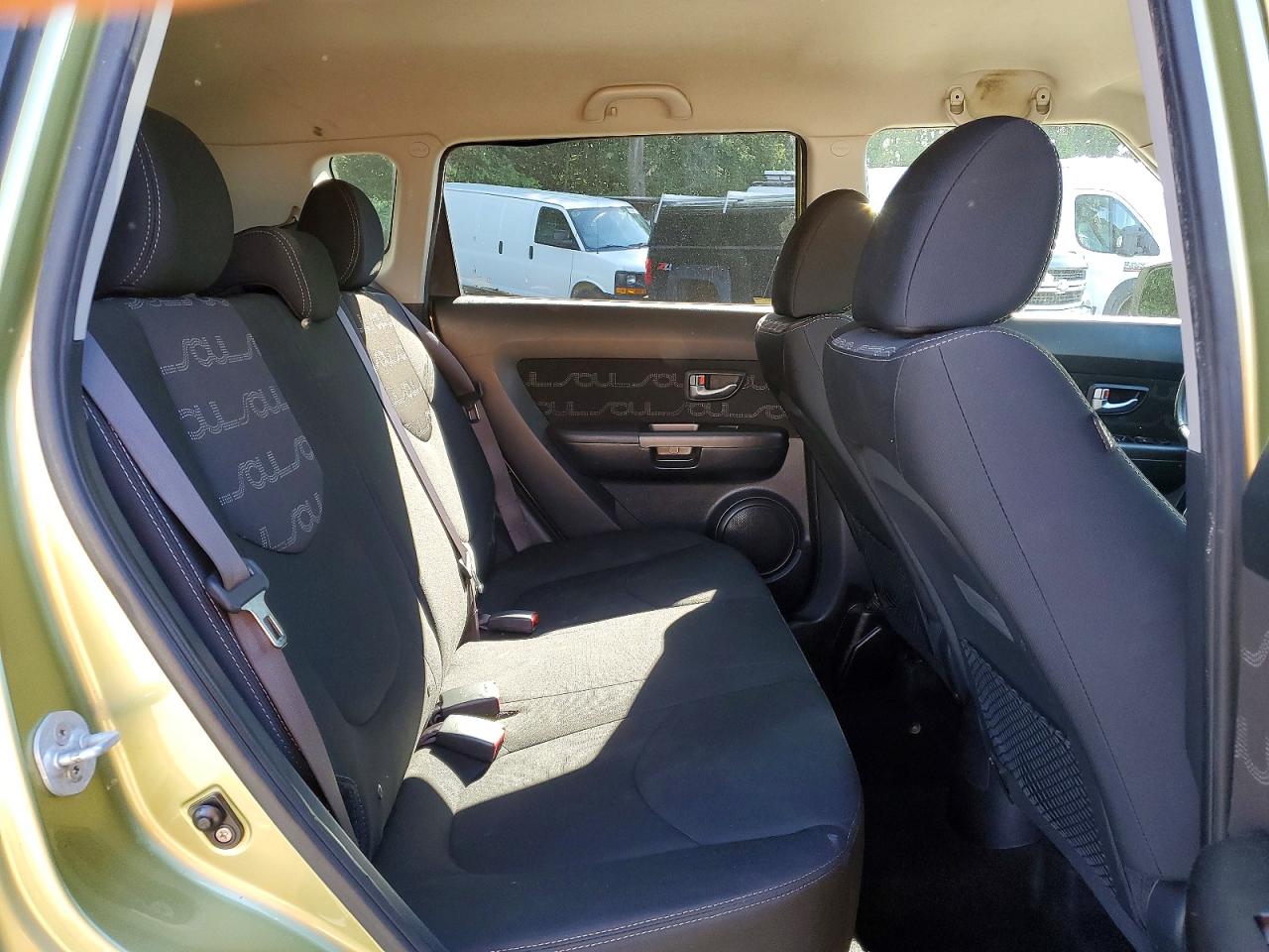 2012 Kia Soul + Green vin: KNDJT2A64C7475303