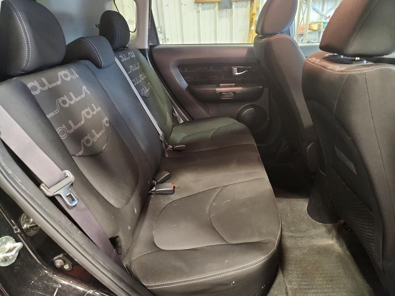 2012 Kia Soul + Black vin: KNDJT2A64C7743833