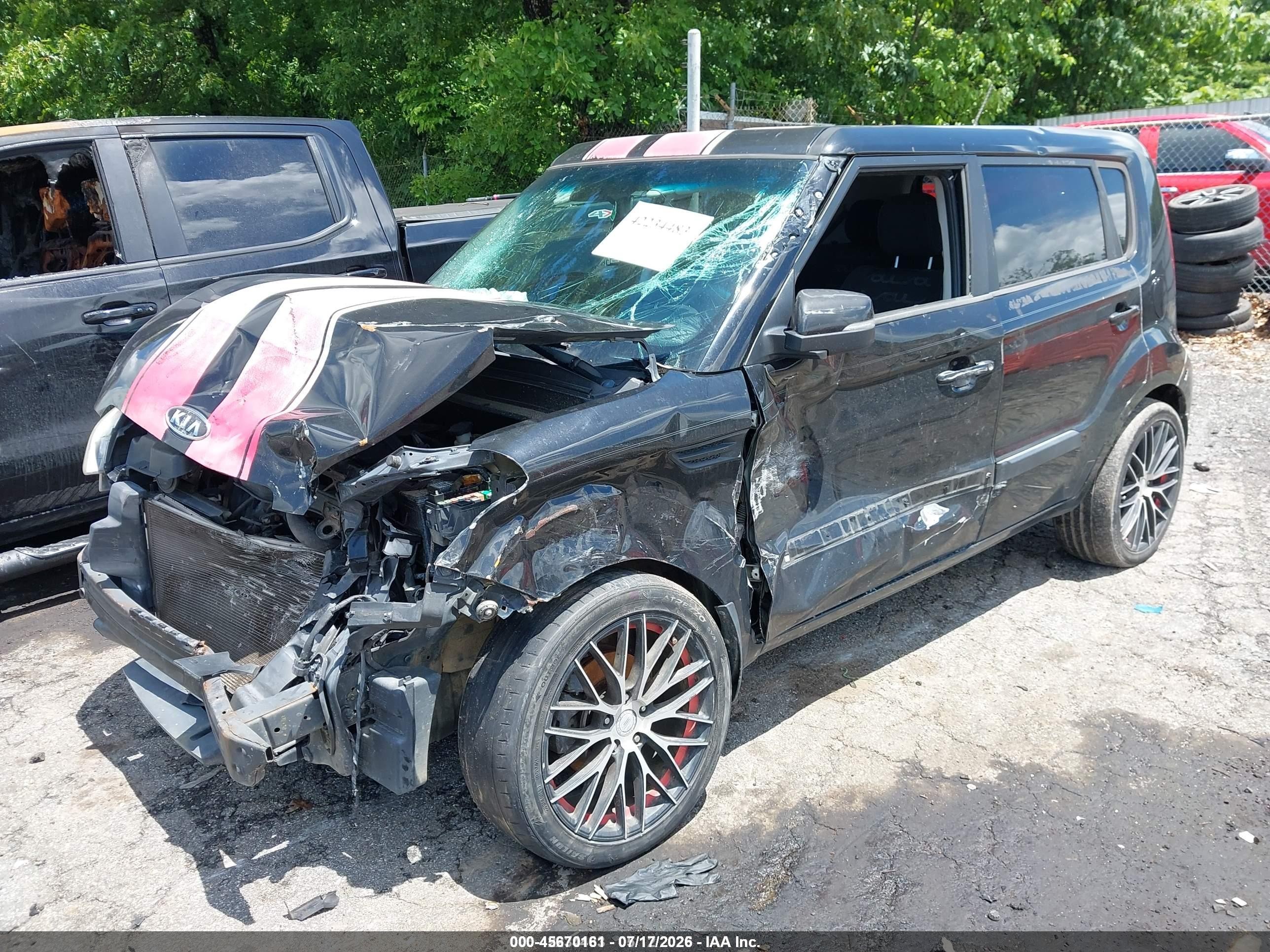 2012 Kia Soul + Black vin: KNDJT2A64C7748434