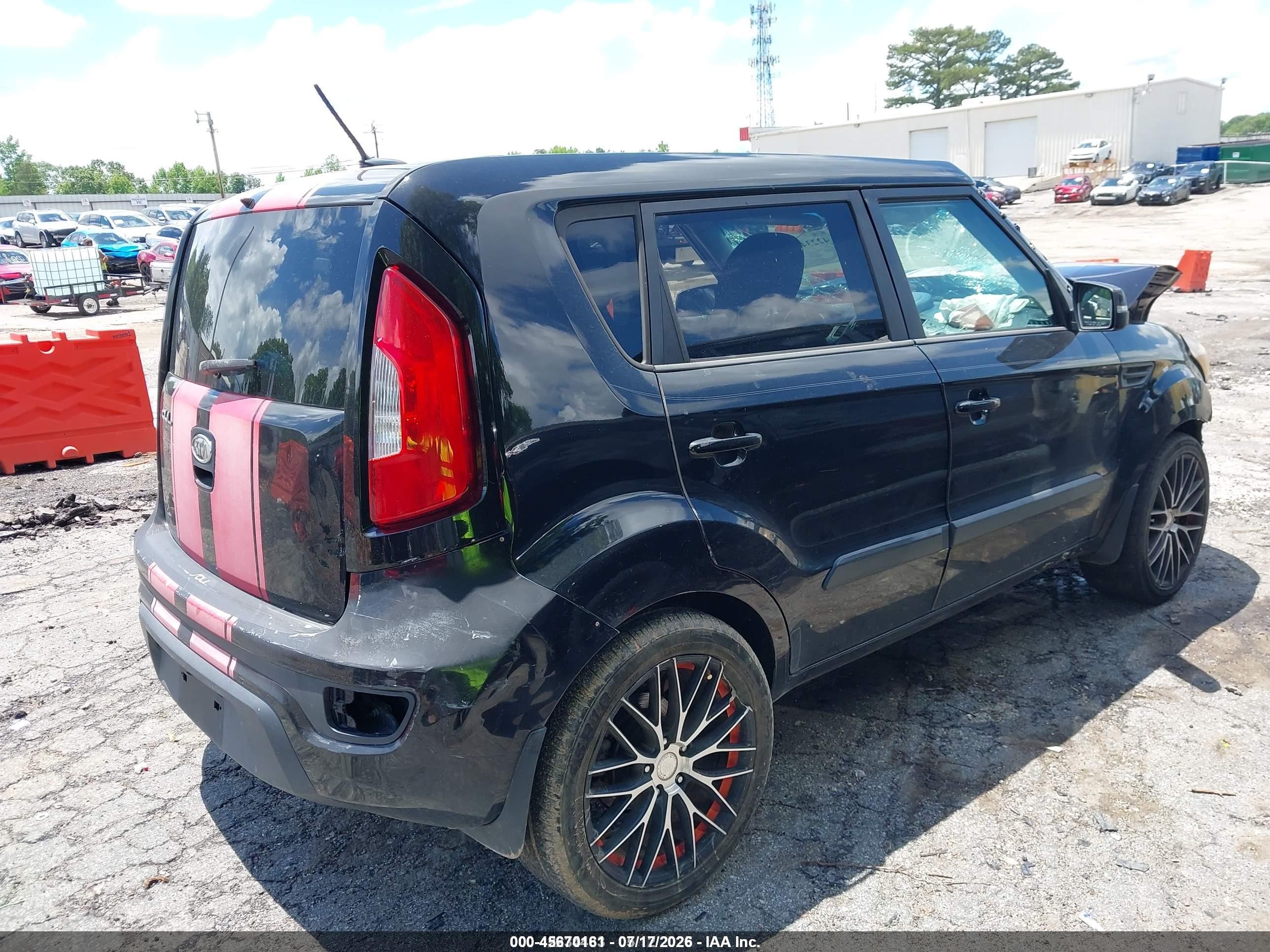 2012 Kia Soul + Black vin: KNDJT2A64C7748434