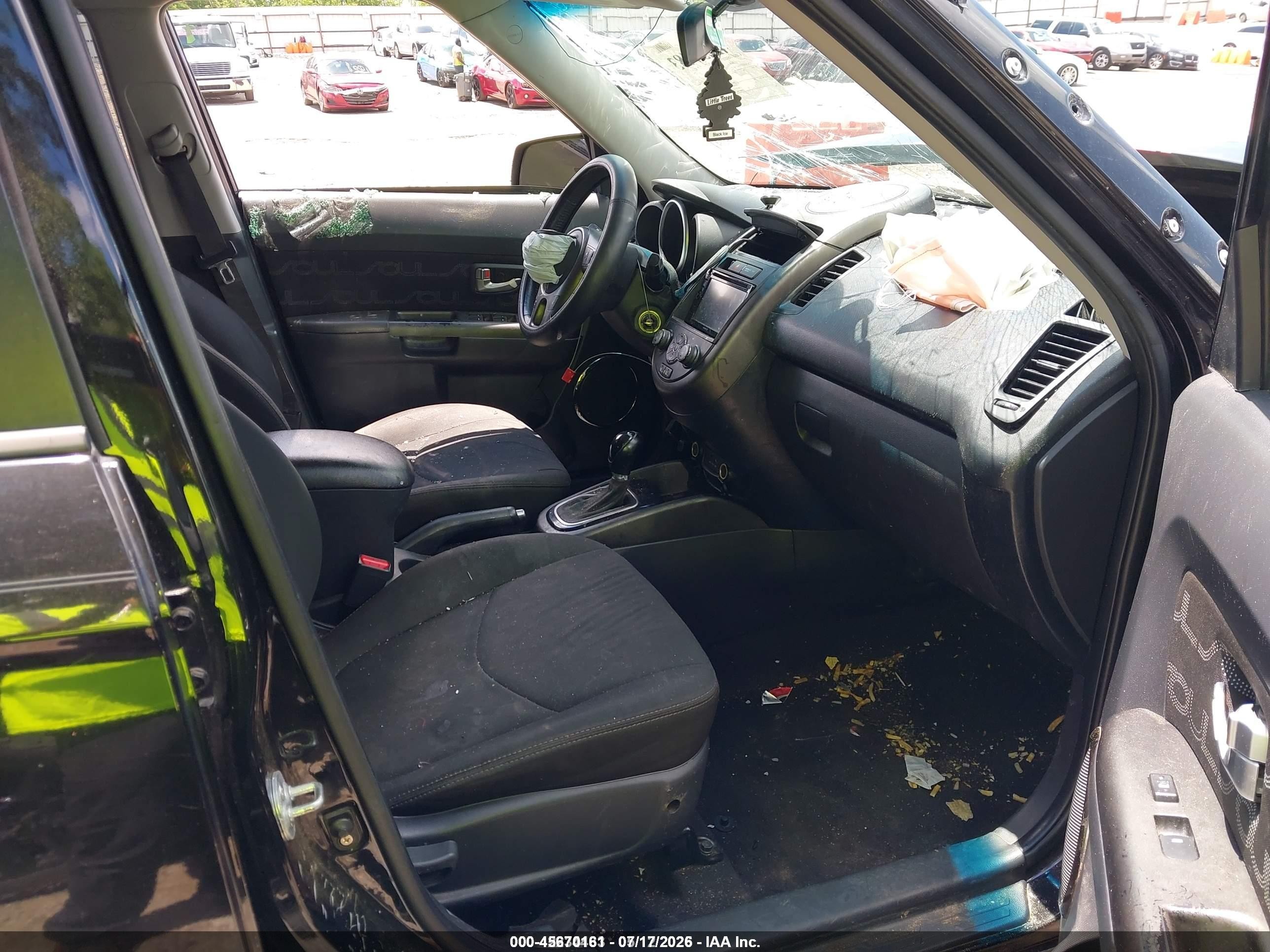 2012 Kia Soul + Black vin: KNDJT2A64C7748434