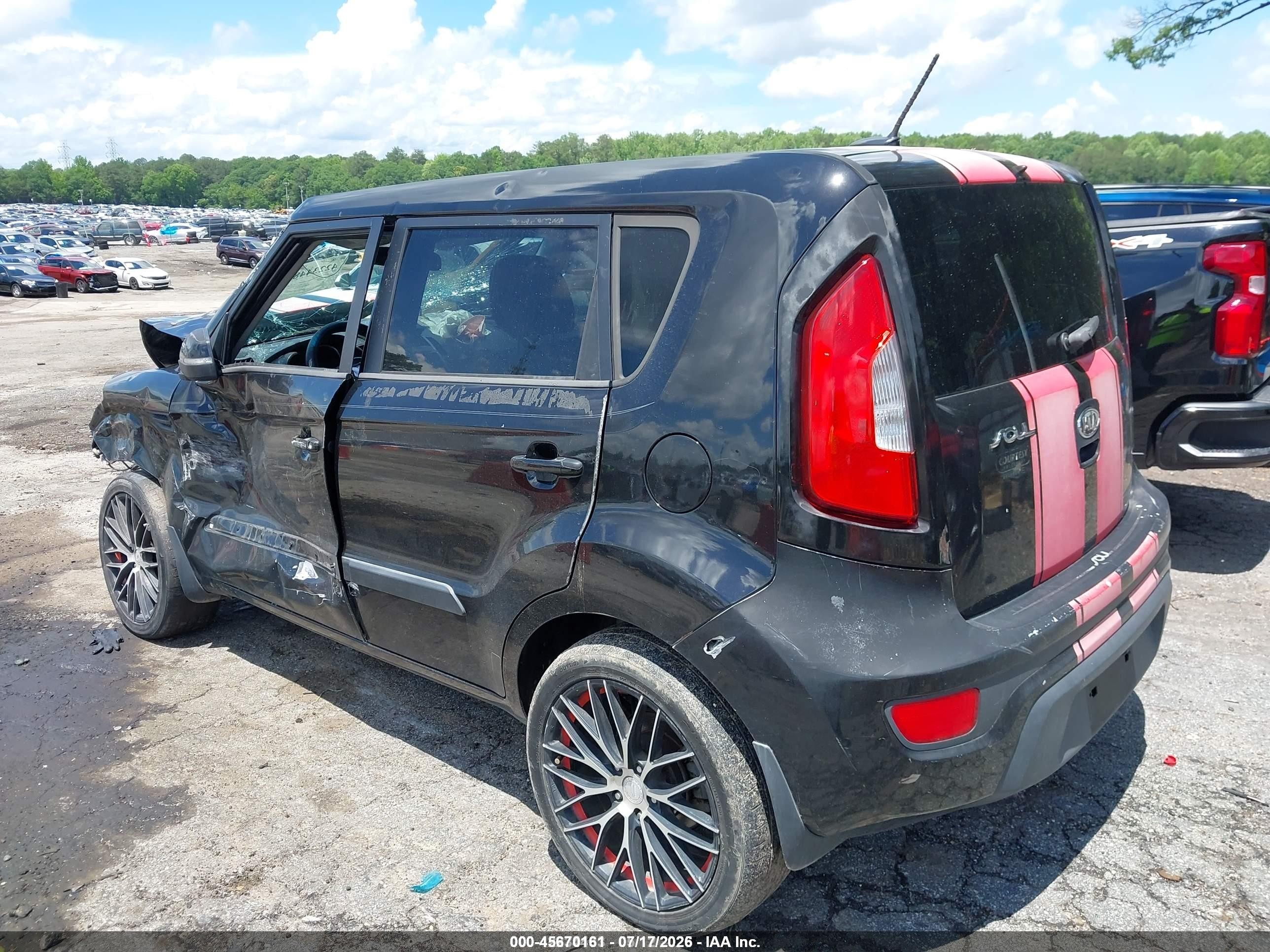 2012 Kia Soul + Black vin: KNDJT2A64C7748434