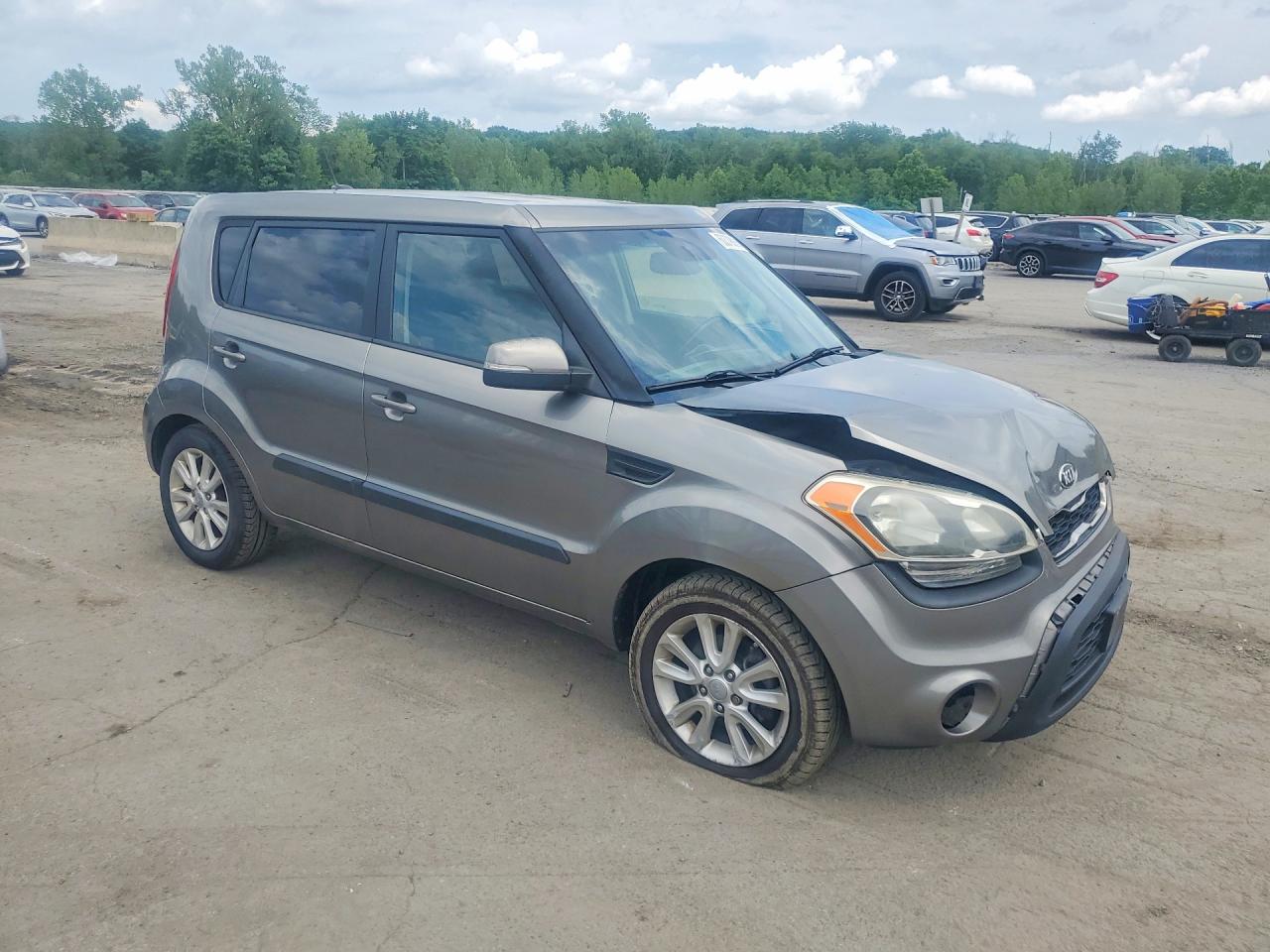 2013 Kia Soul + Gray vin: KNDJT2A64D7485993