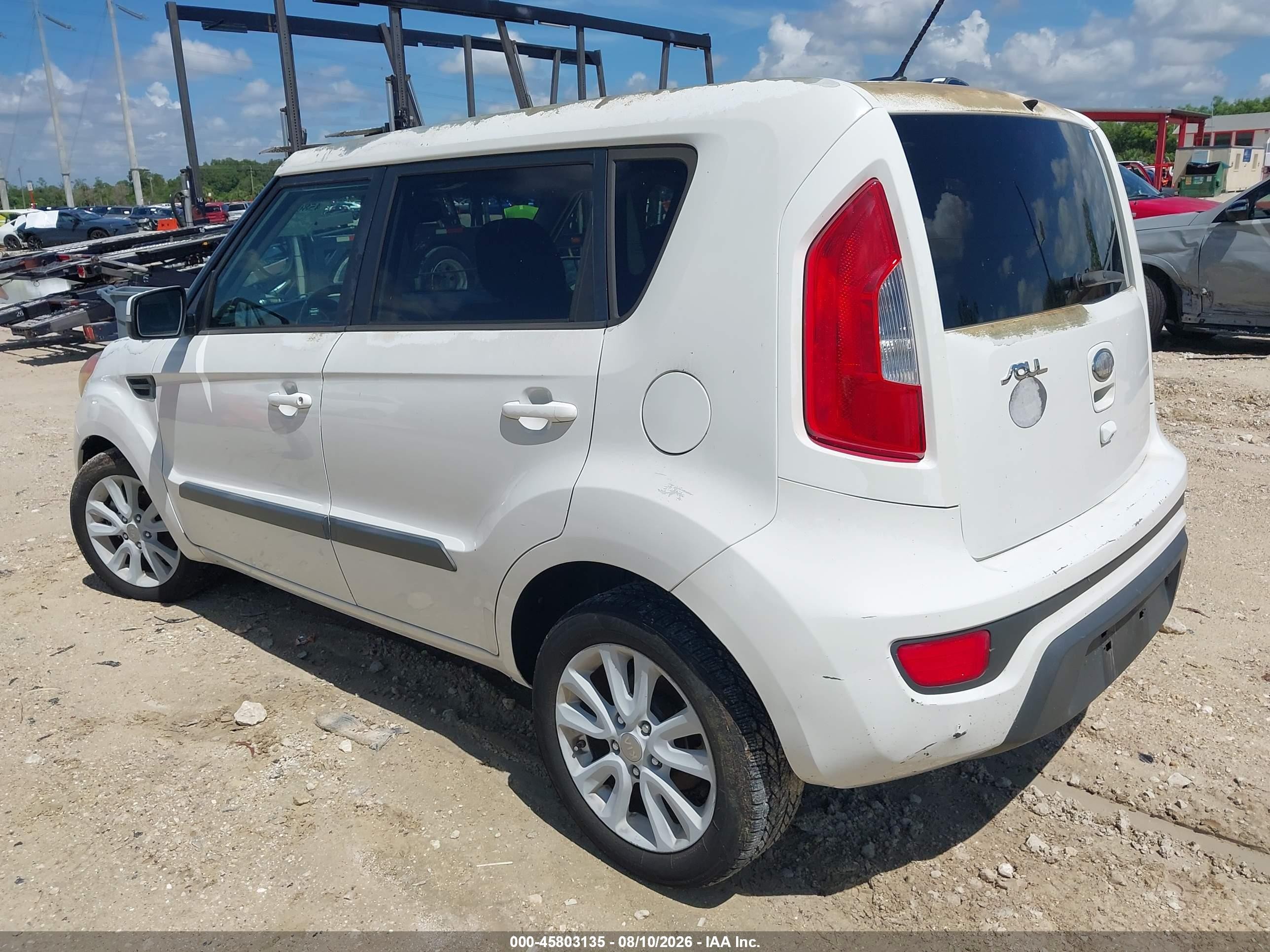 2013 Kia Soul + White vin: KNDJT2A64D7506437