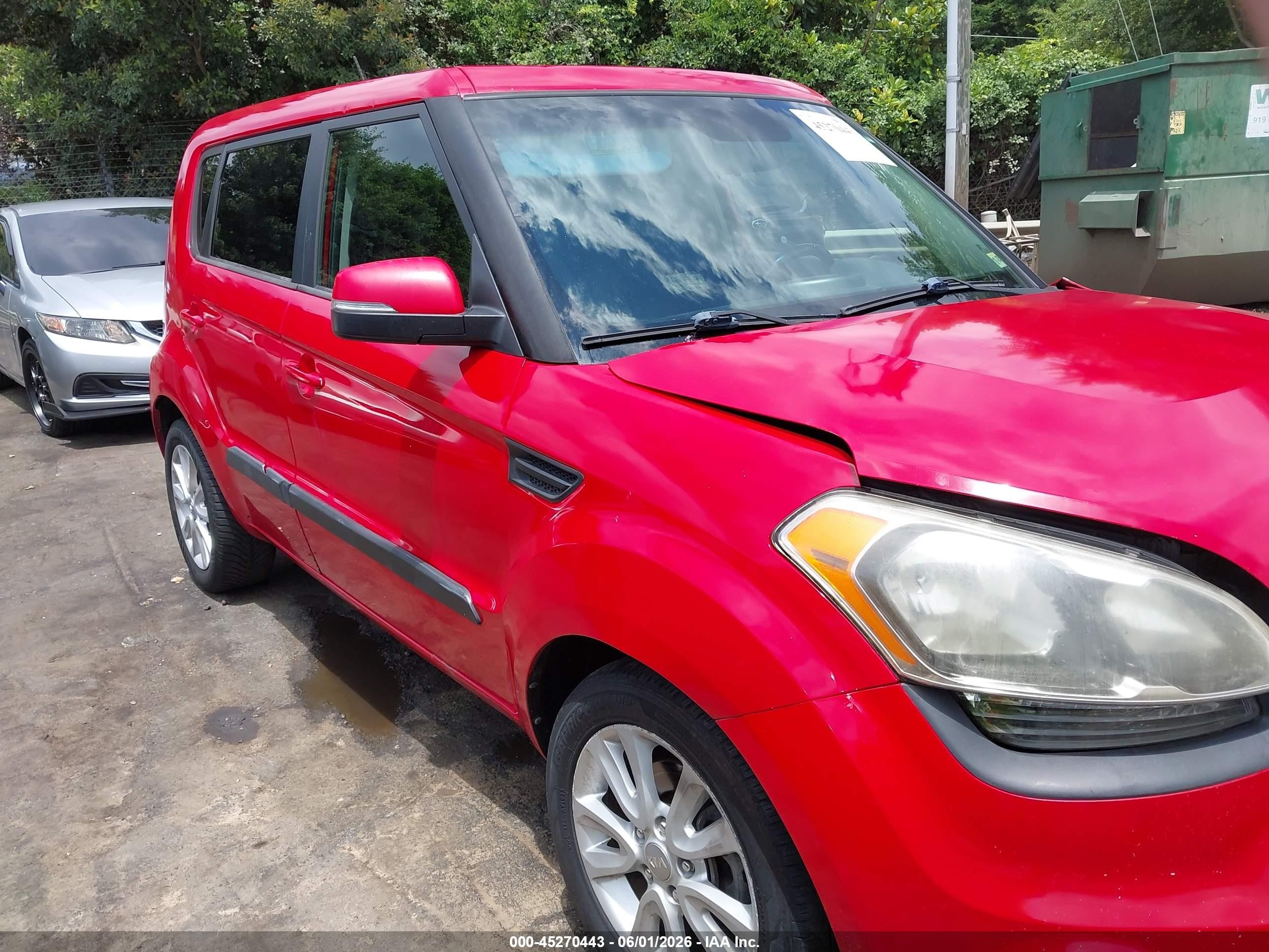 2013 Kia Soul + Red vin: KNDJT2A64D7508740