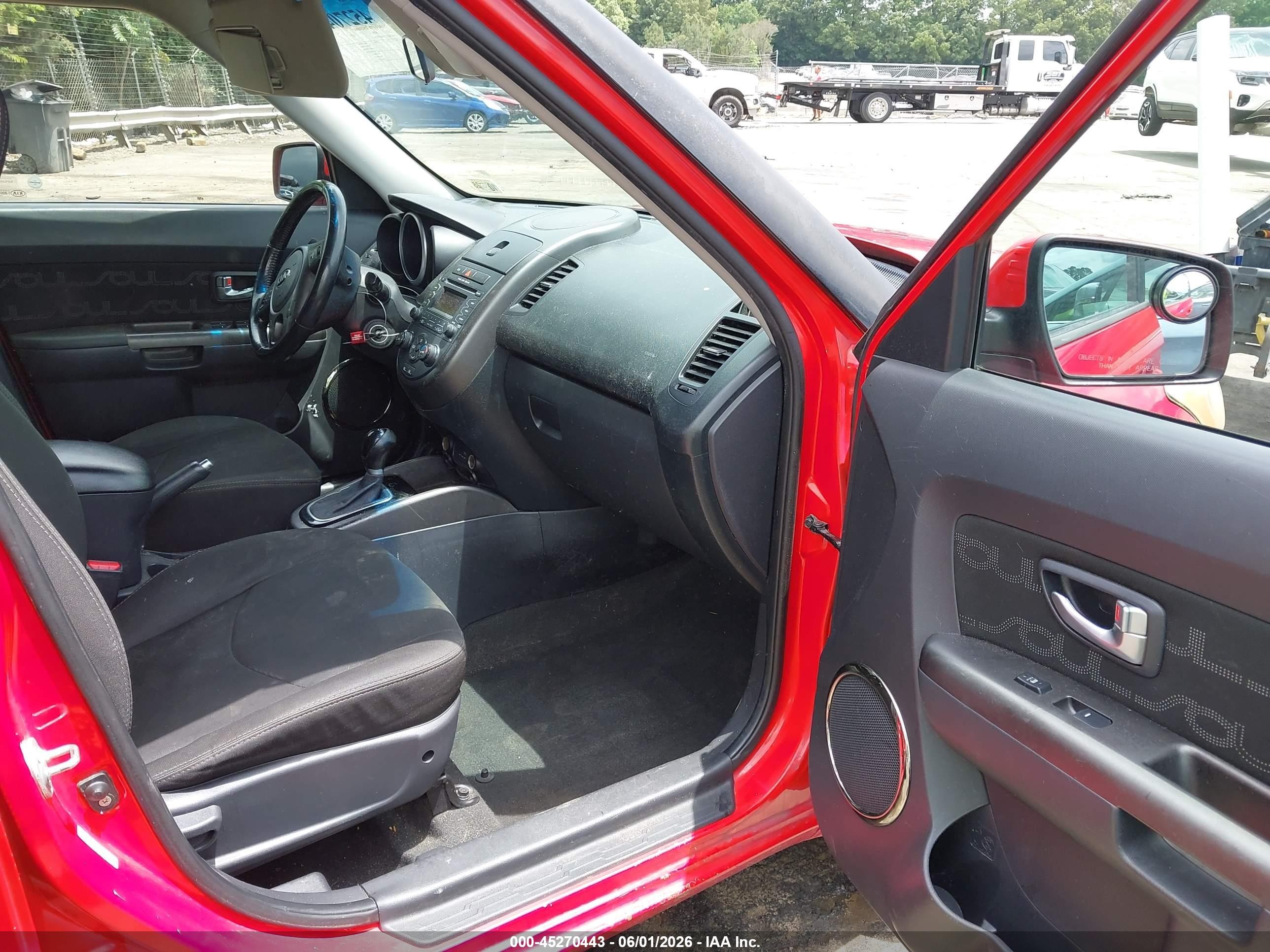 2013 Kia Soul + Red vin: KNDJT2A64D7508740