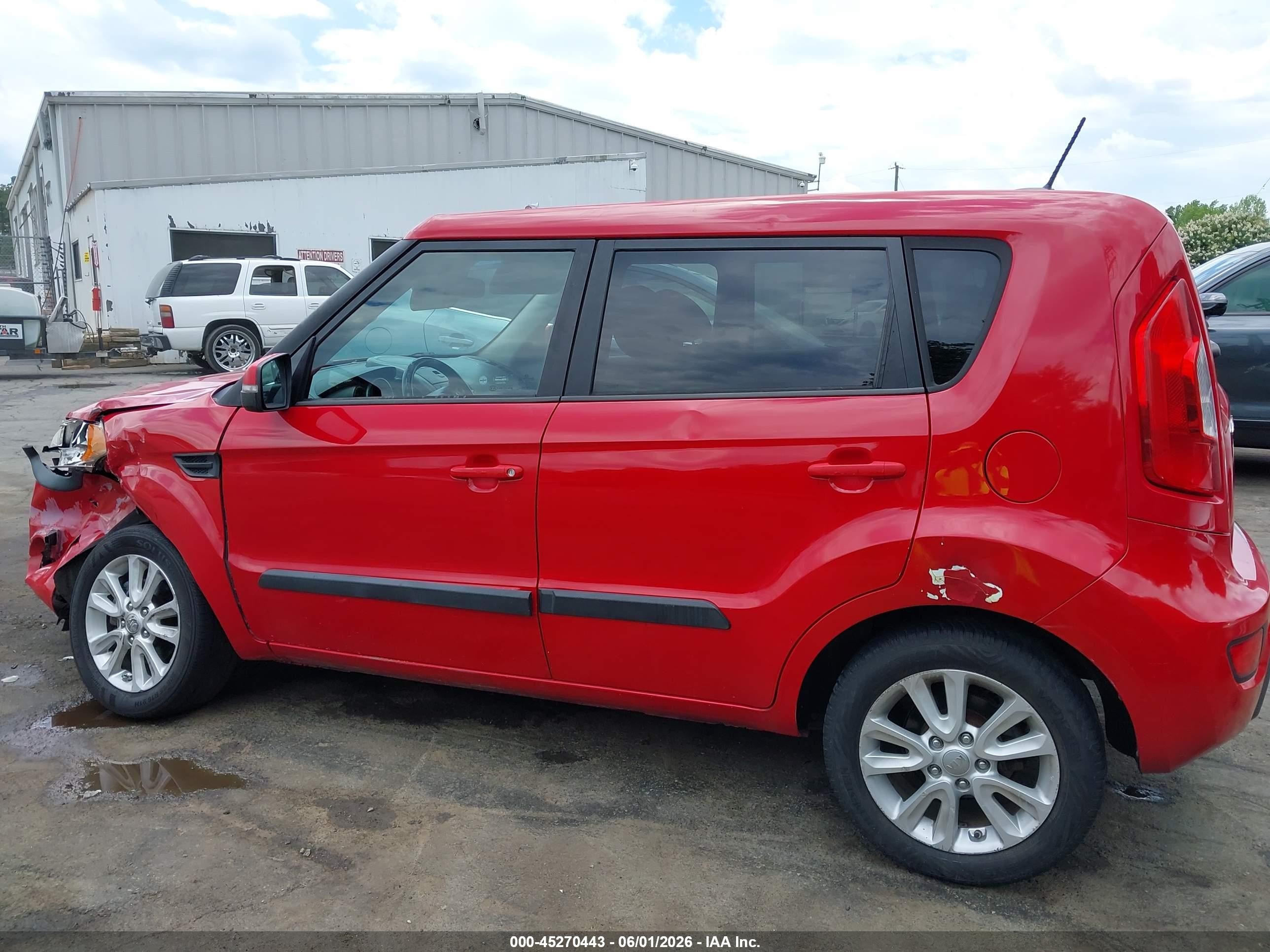 2013 Kia Soul + Red vin: KNDJT2A64D7508740