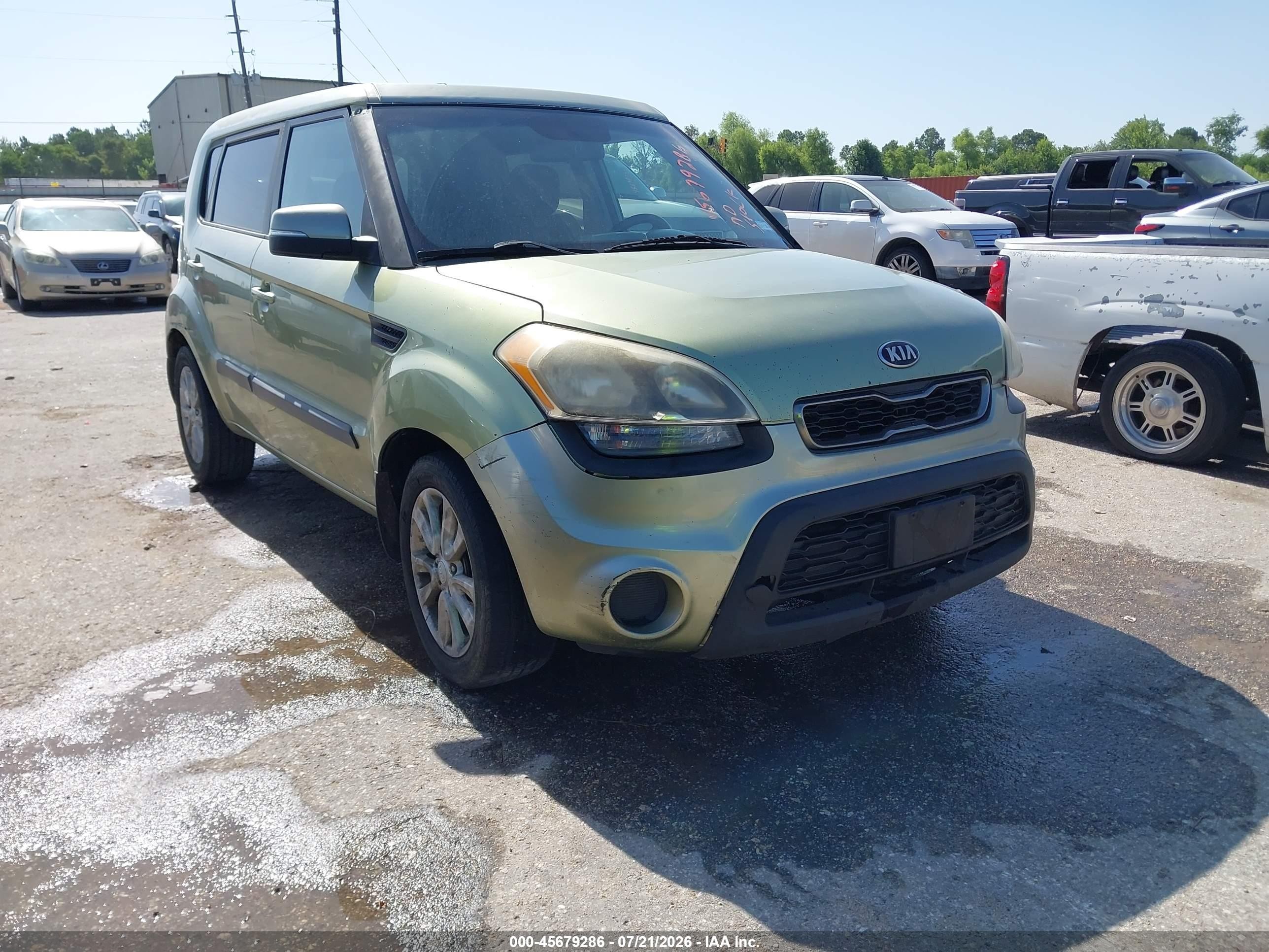 2013 Kia Soul + Green vin: KNDJT2A64D7517504