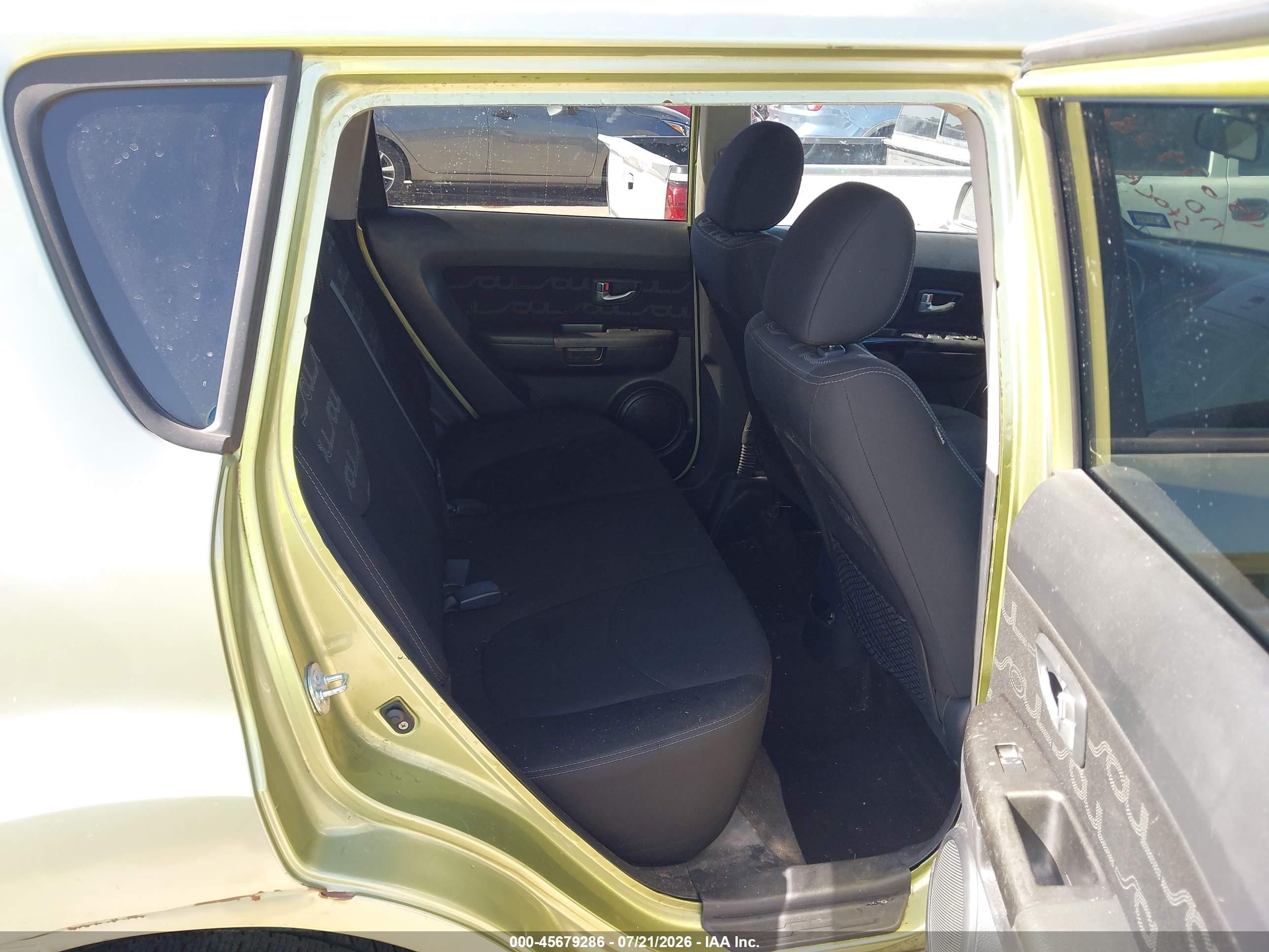 2013 Kia Soul + Green vin: KNDJT2A64D7517504