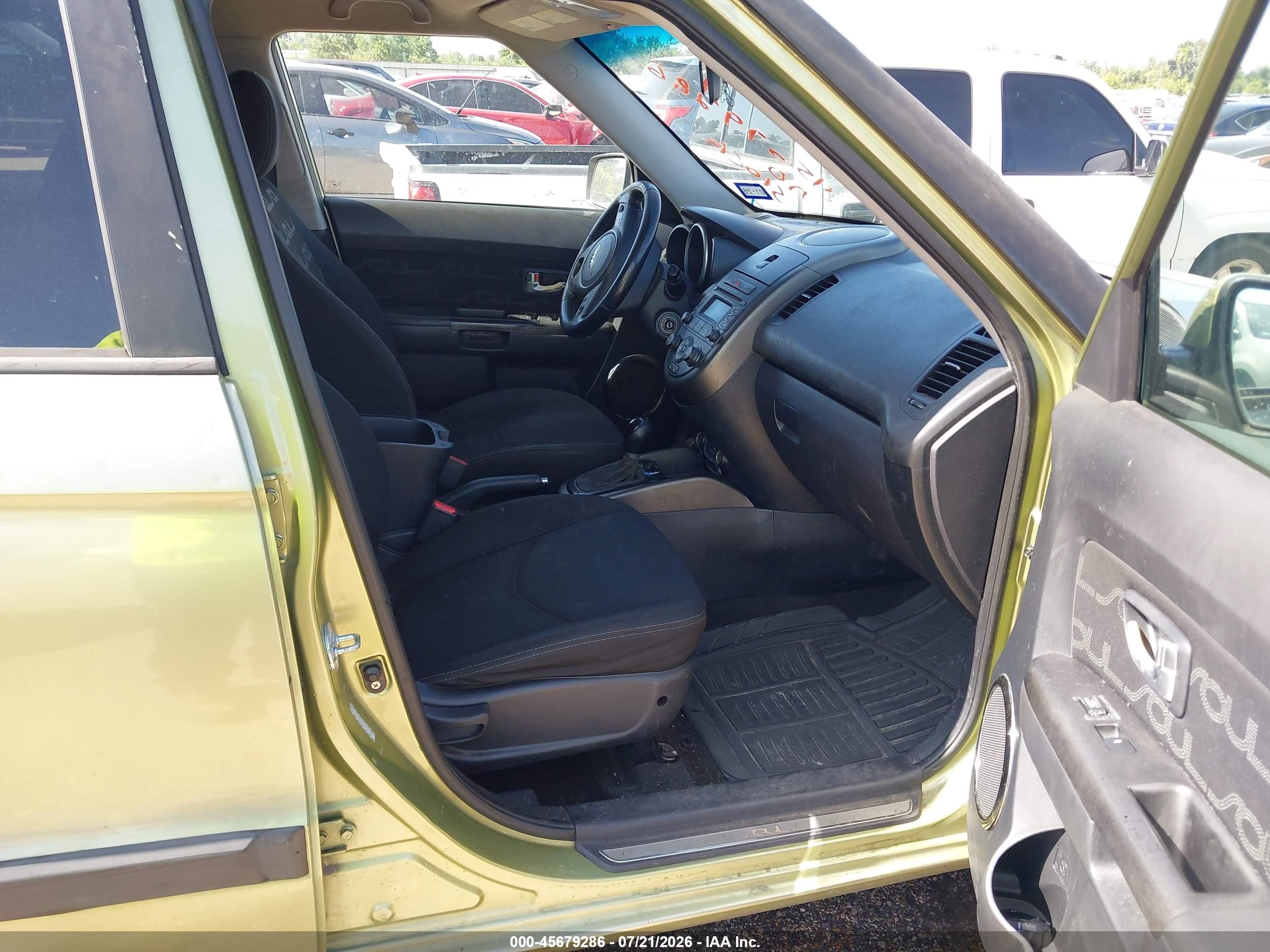 2013 Kia Soul + Green vin: KNDJT2A64D7517504