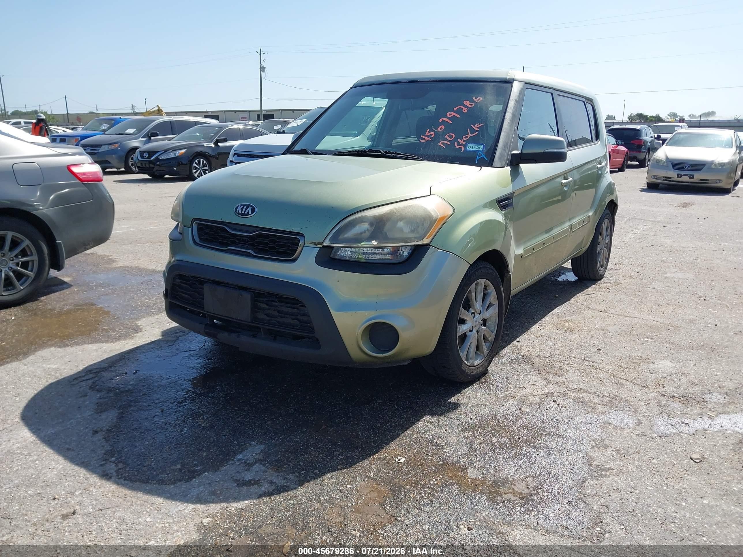 2013 Kia Soul + Green vin: KNDJT2A64D7517504